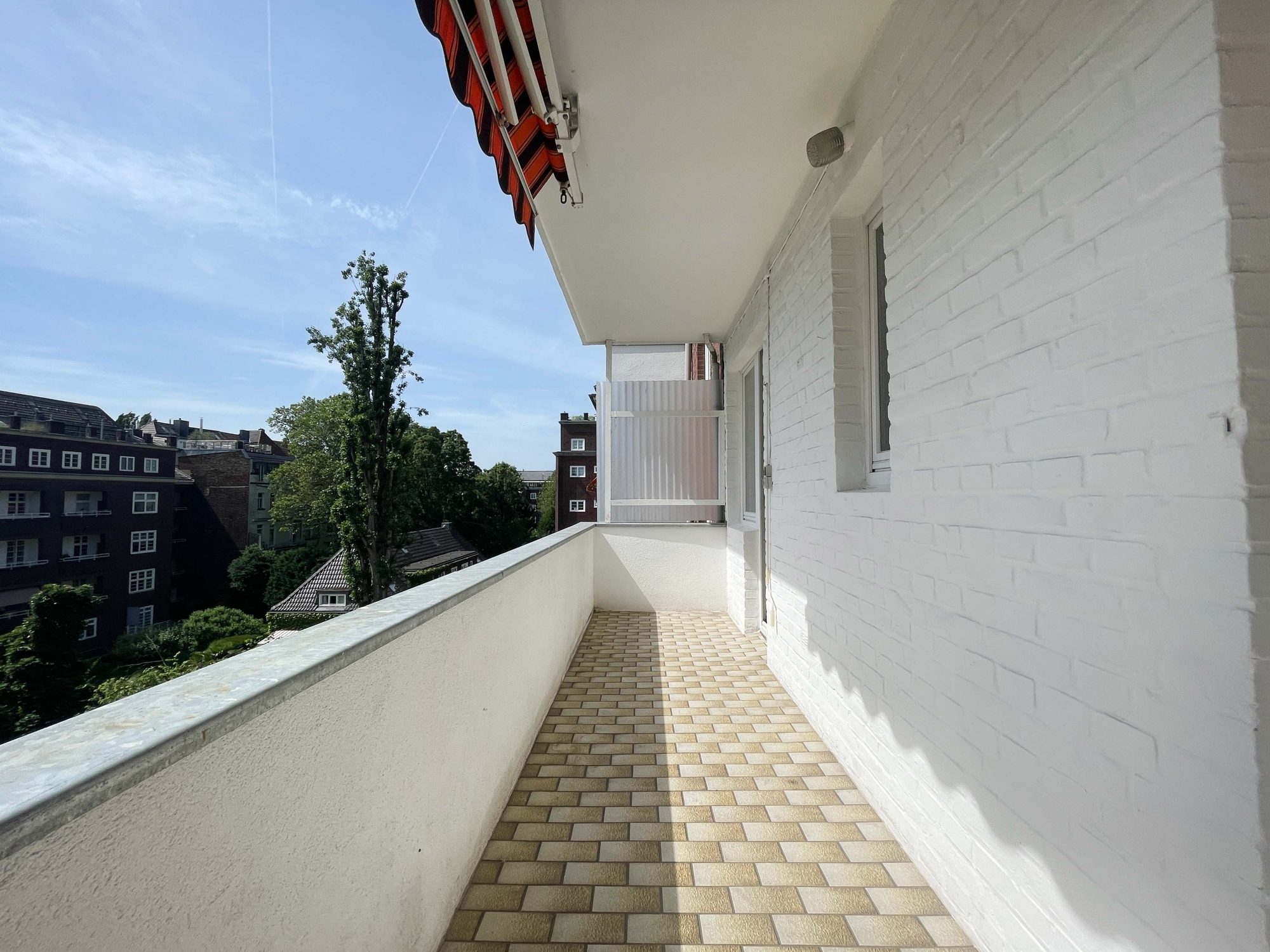 Immobilienangebot - Düsseldorf - Alle - Toplage Golzheim – gepflegtes MFH mit 12 Einheiten in unmittelbarer Rheinnähe!