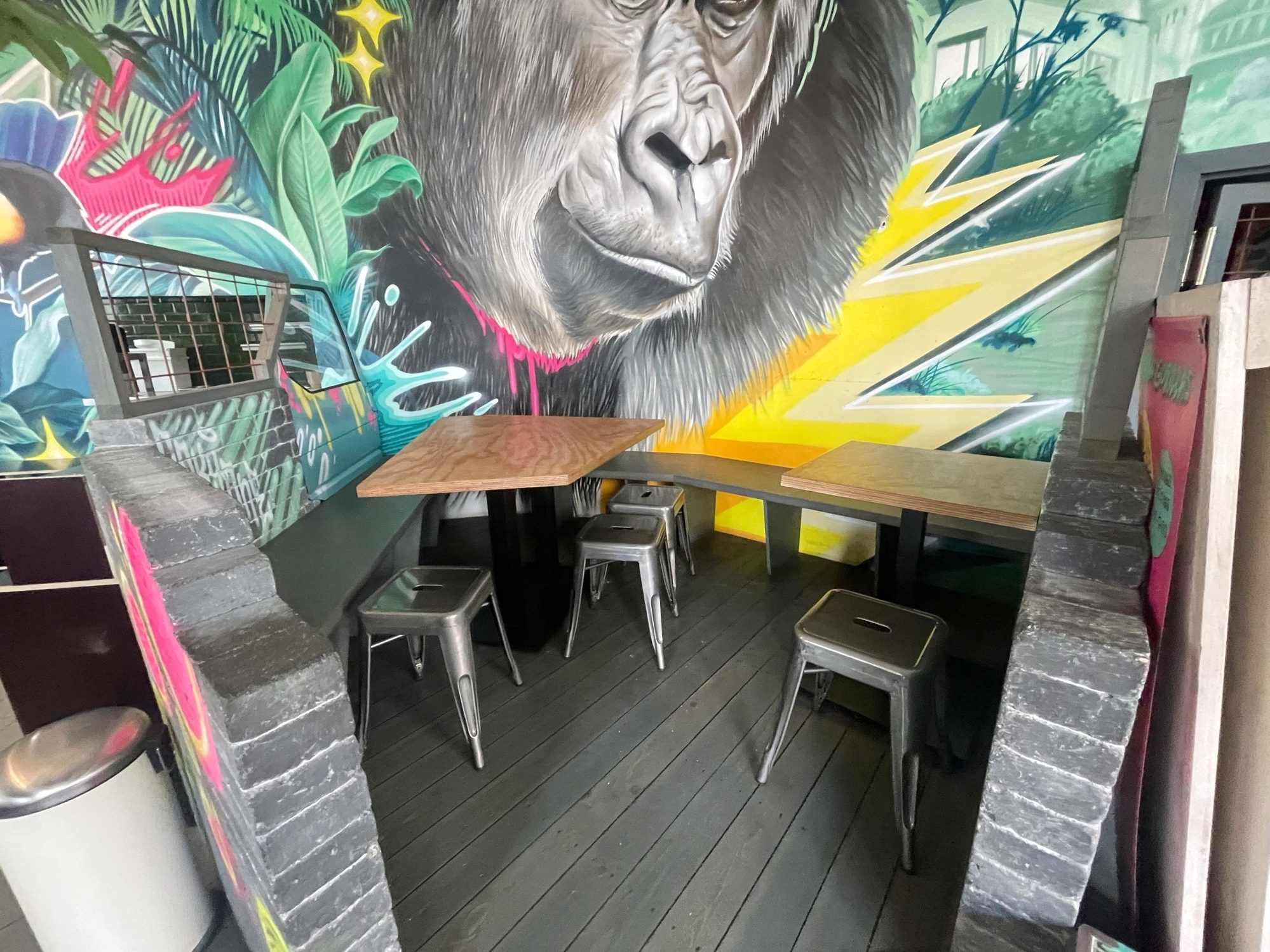 Immobilienangebot - Düsseldorf - Alle - Gastronomie mit Präsenz: Großzügige Gastrofläche in markantem Jugendstilhaus in Friedrichstadt!