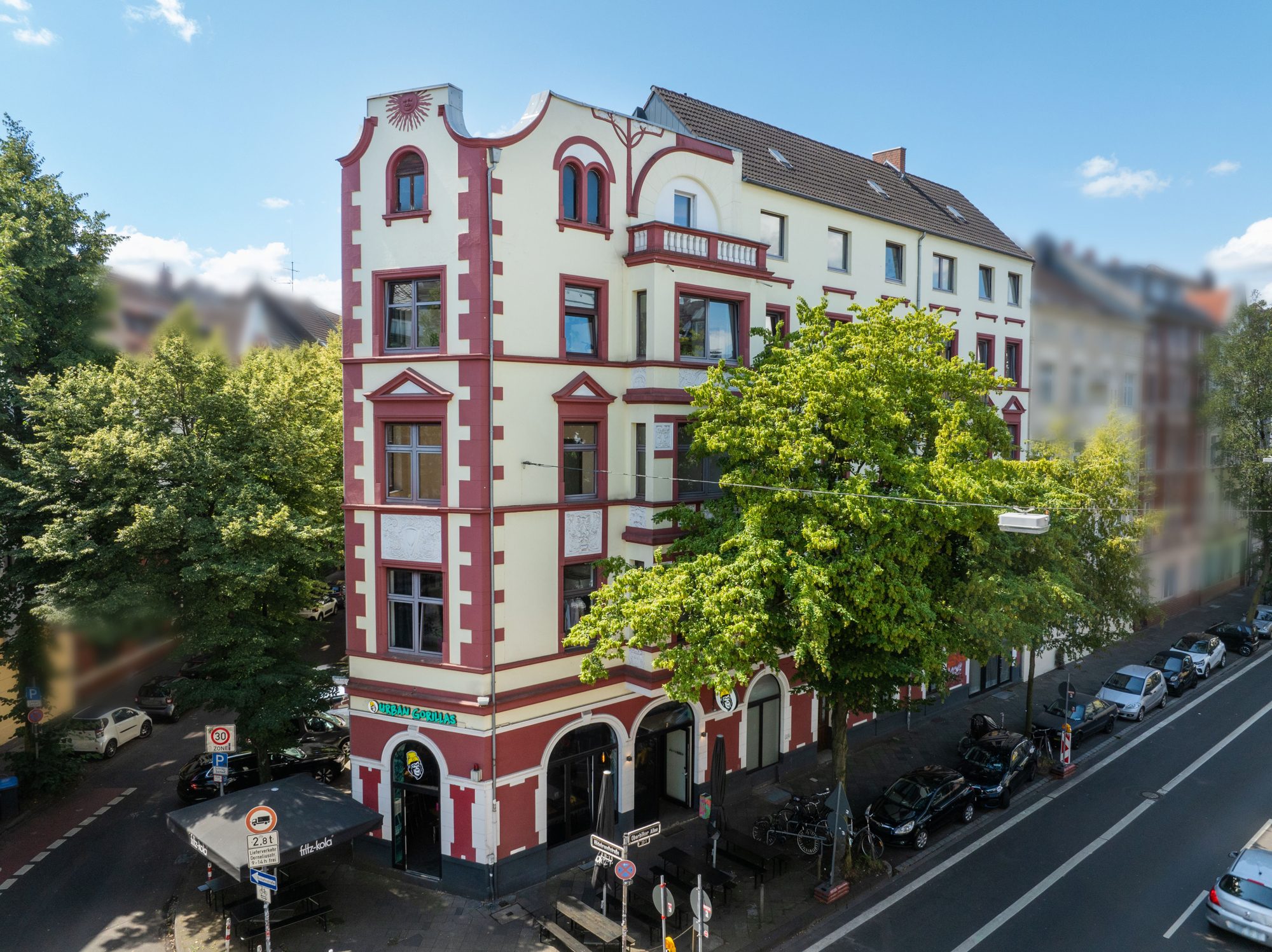 Immobilienangebot - Düsseldorf - Alle - Gastronomie mit Präsenz: Großzügige Gastrofläche in markantem Jugendstilhaus in Friedrichstadt!