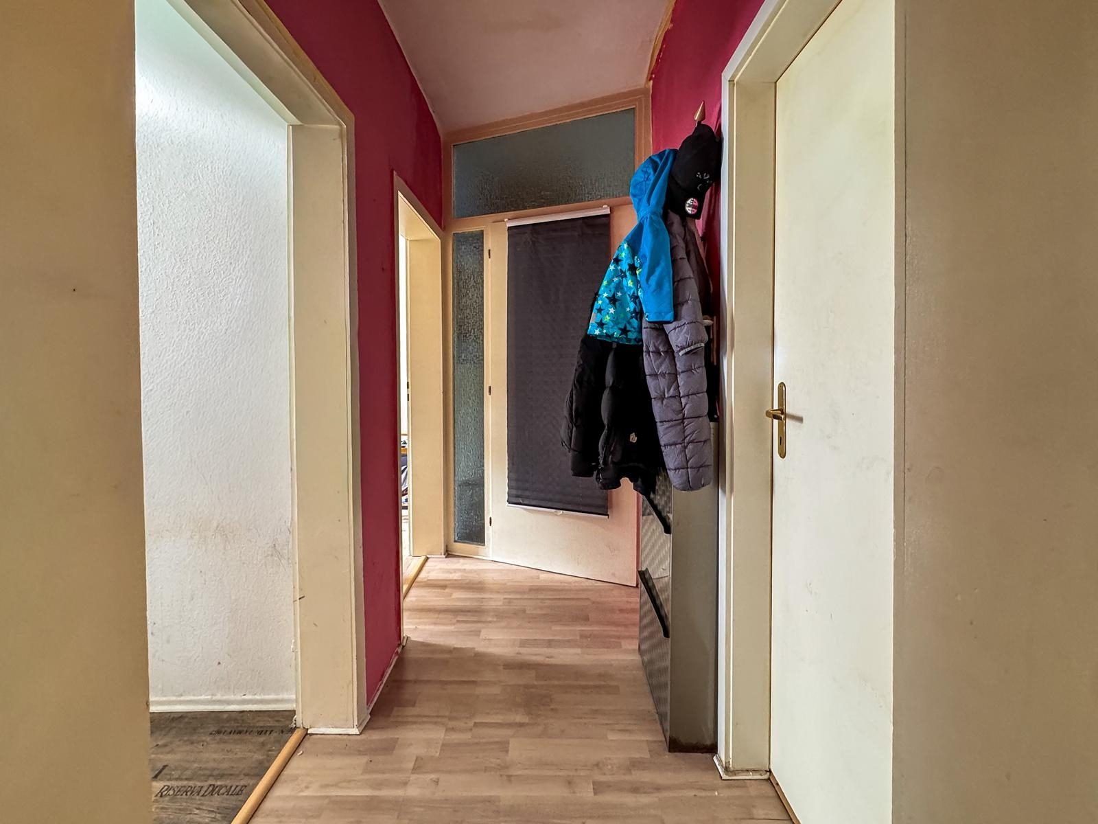 Immobilienangebot - Jüchen - Alle - Jüchen-Hochneukirch: Wohn- und Geschäftshaus mit Entwicklungspotenzial auf großzügigem Grundstück