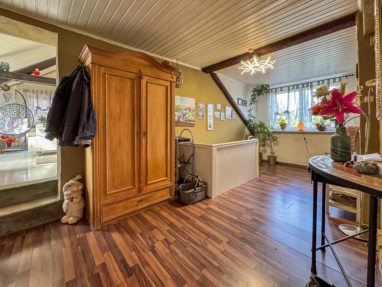 Immobilienangebot - Jüchen - Alle - Jüchen-Hochneukirch: Wohn- und Geschäftshaus mit Entwicklungspotenzial auf großzügigem Grundstück