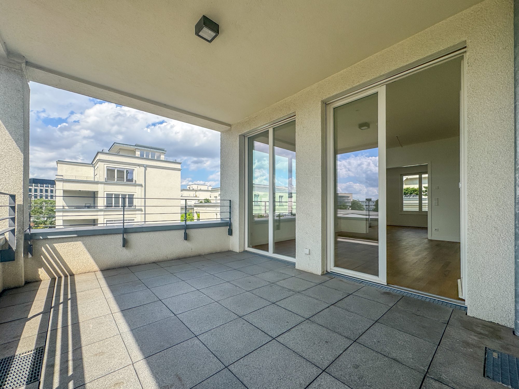 Immobilienangebot - Düsseldorf - Alle - Heinrich Heine Gärten: repräsentative 2 Zimmer-Wohnung