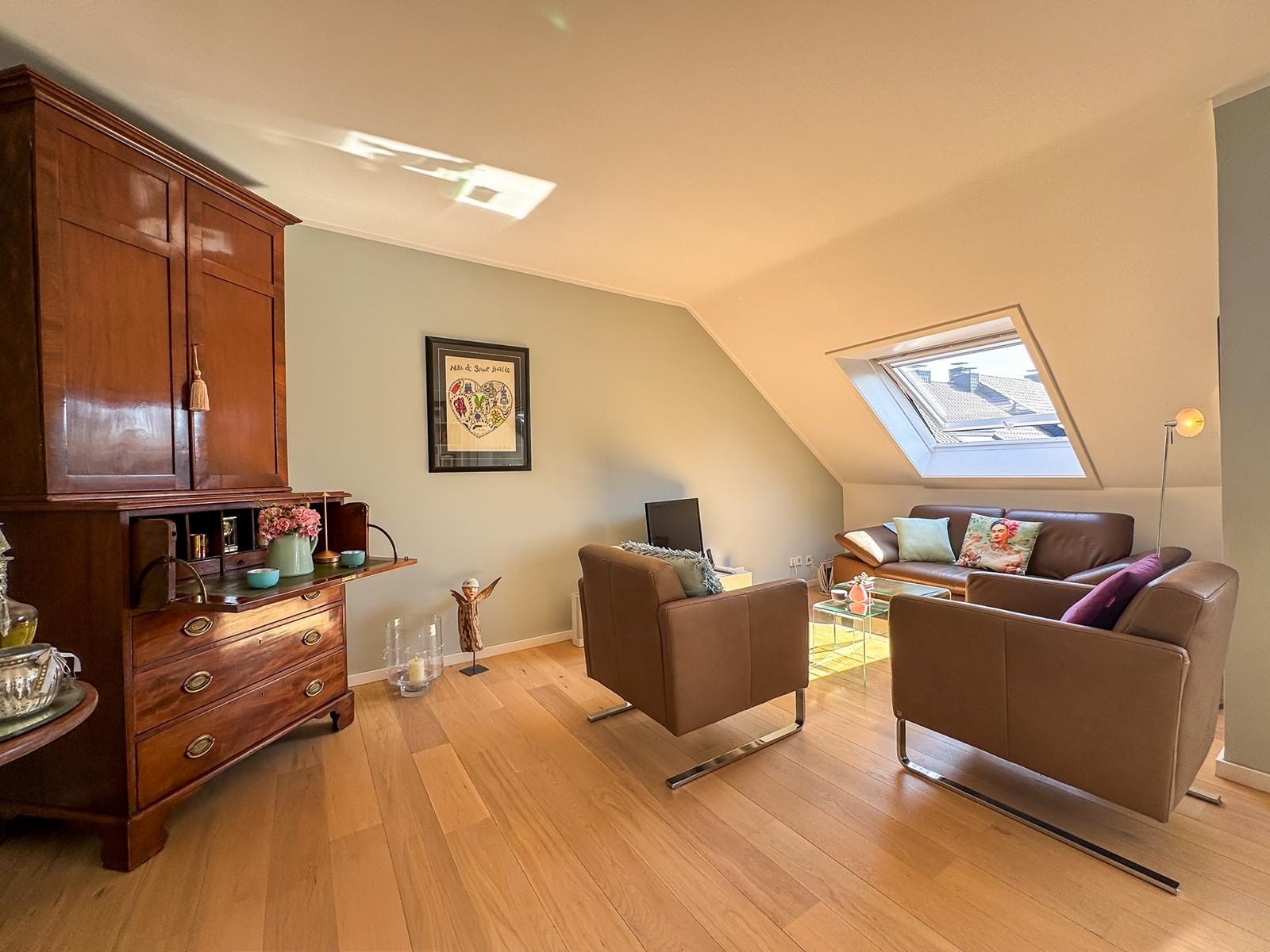 Immobilienangebot - Düsseldorf / Urdenbach - Alle - Urdenbach: Einziehen & Wohlfühlen: Hochwertige 3-Zimmer-Wohnung mit Balkon ins Grüne