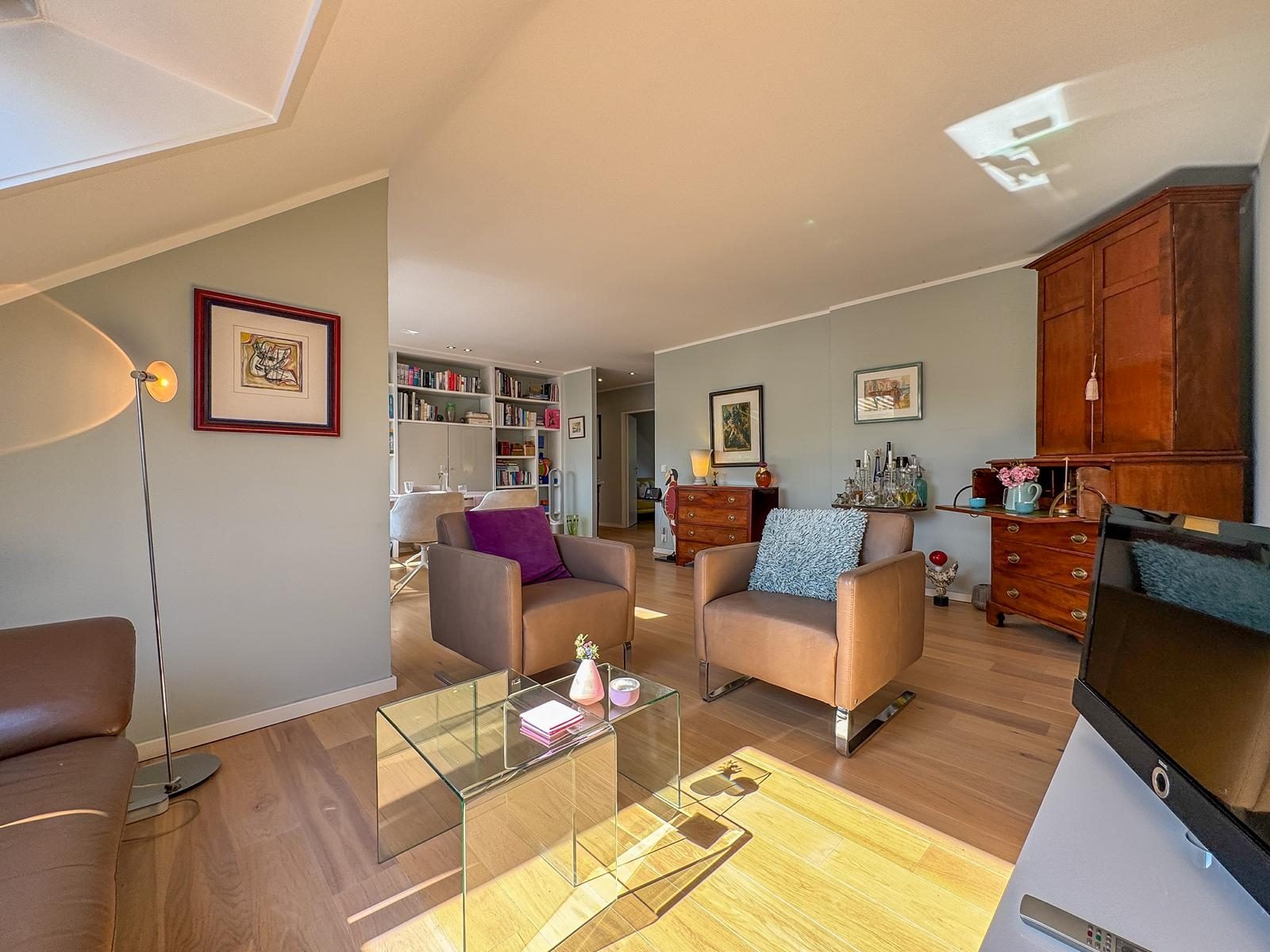Immobilienangebot - Düsseldorf / Urdenbach - Alle - Urdenbach: Einziehen & Wohlfühlen: Hochwertige 3-Zimmer-Wohnung mit Balkon ins Grüne