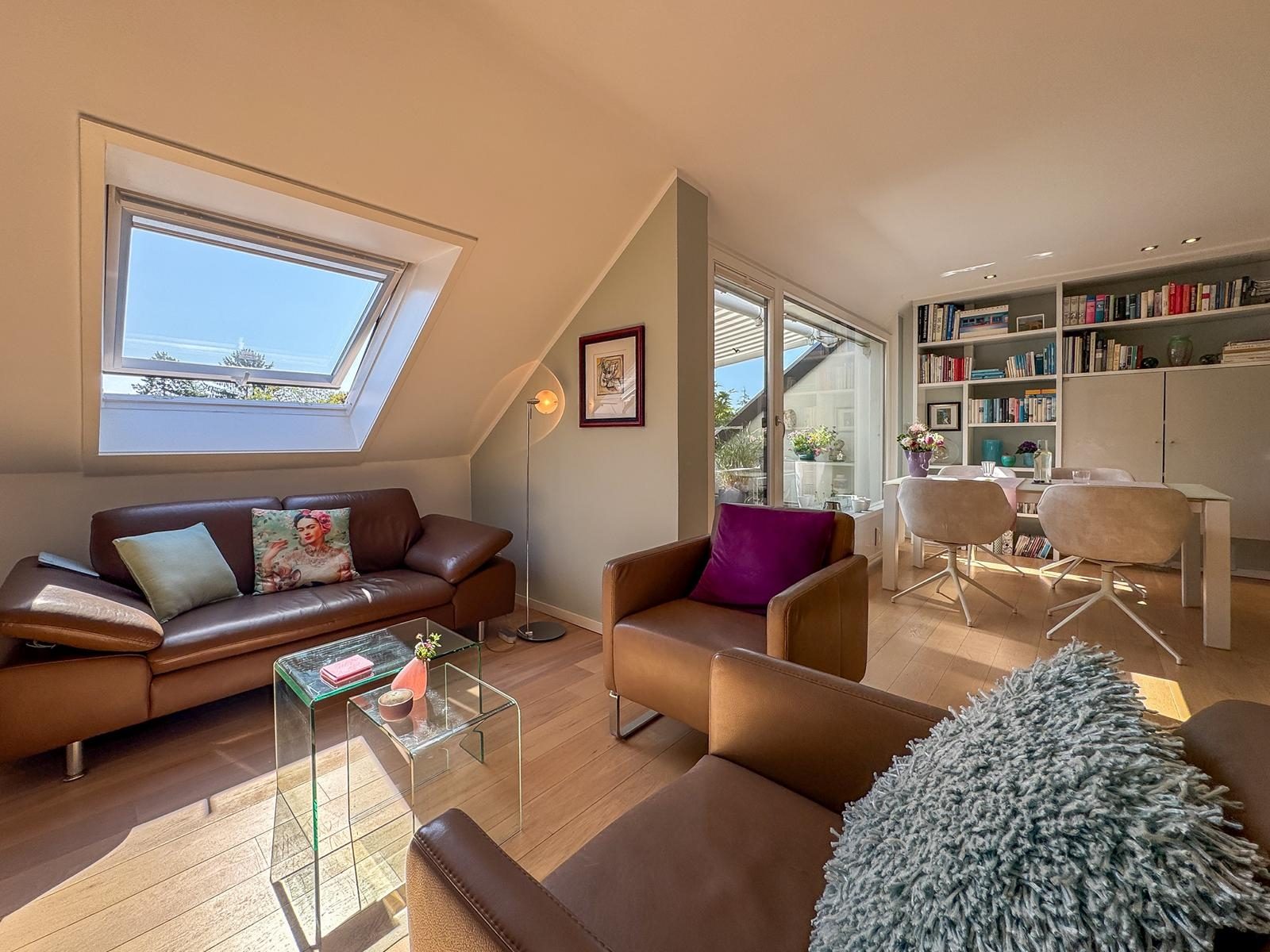 Immobilienangebot - Düsseldorf / Urdenbach - Alle - Urdenbach: Einziehen & Wohlfühlen: Hochwertige 3-Zimmer-Wohnung mit Balkon ins Grüne