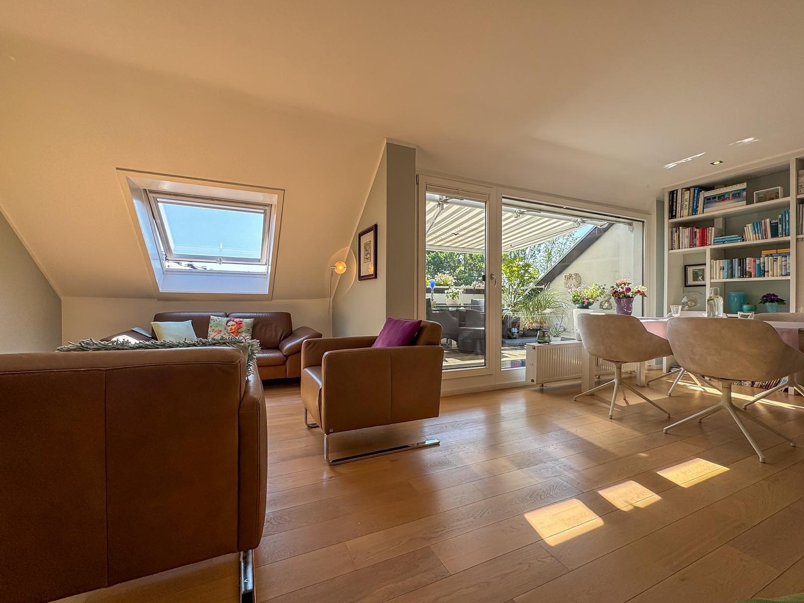 Immobilienangebot - Düsseldorf / Urdenbach - Alle - Urdenbach: Einziehen & Wohlfühlen: Hochwertige 3-Zimmer-Wohnung mit Balkon ins Grüne