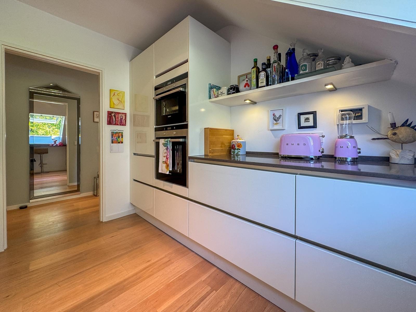 Immobilienangebot - Düsseldorf / Urdenbach - Alle - Urdenbach: Einziehen & Wohlfühlen: Hochwertige 3-Zimmer-Wohnung mit Balkon ins Grüne