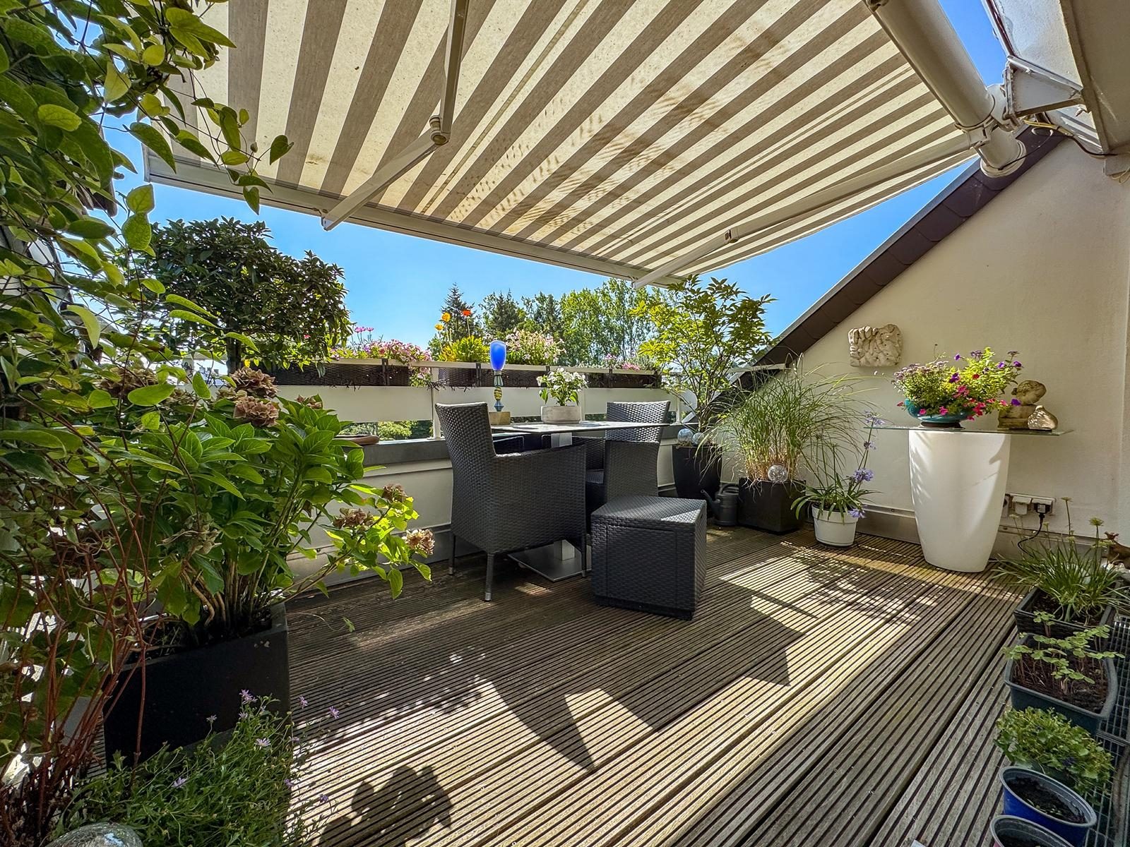 Immobilienangebot - Düsseldorf / Urdenbach - Alle - Urdenbach: Einziehen & Wohlfühlen: Hochwertige 3-Zimmer-Wohnung mit Balkon ins Grüne
