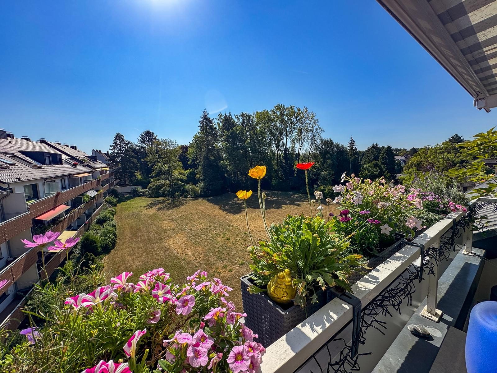 Immobilienangebot - Düsseldorf / Urdenbach - Alle - Urdenbach: Einziehen & Wohlfühlen: Hochwertige 3-Zimmer-Wohnung mit Balkon ins Grüne