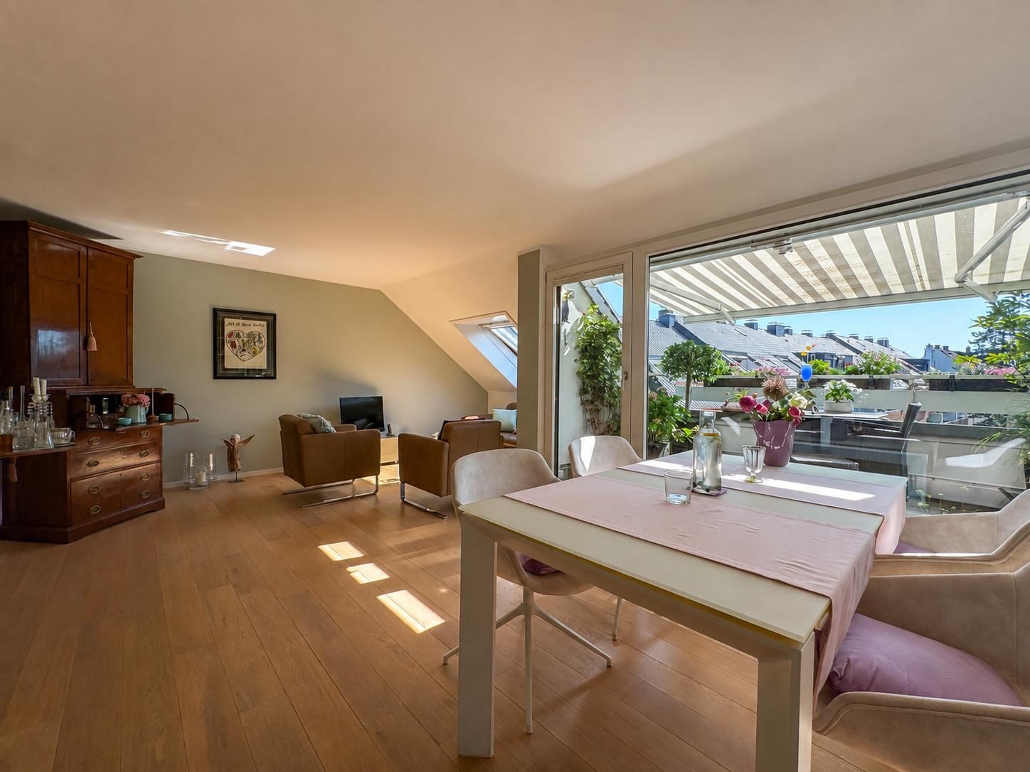 Immobilienangebot - Düsseldorf / Urdenbach - Alle - Urdenbach: Einziehen & Wohlfühlen: Hochwertige 3-Zimmer-Wohnung mit Balkon ins Grüne