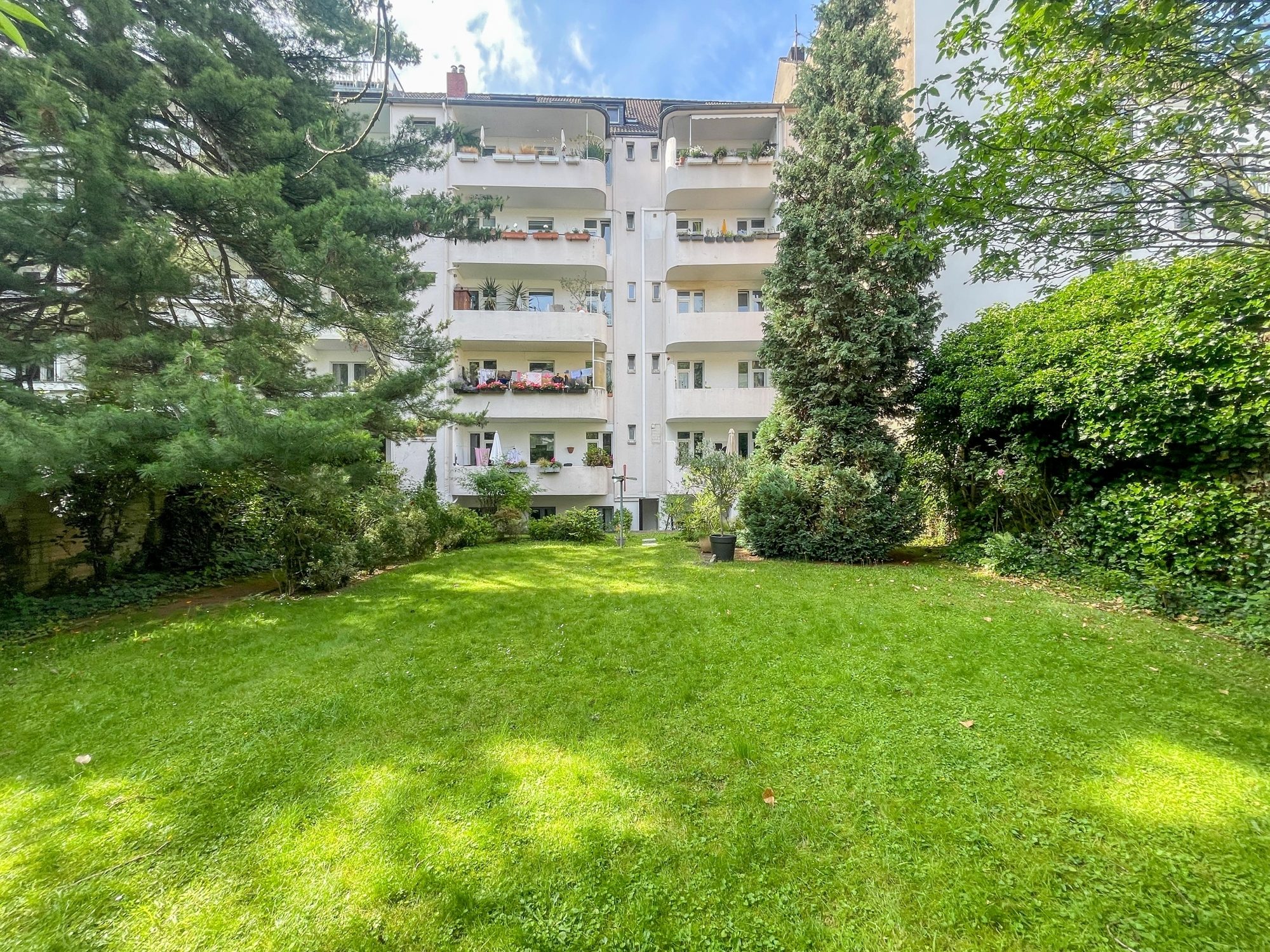 Immobilienangebot - Düsseldorf - Alle - Pempelfort: historisches Mehrfamilienhaus mit Garten in beliebter Lage