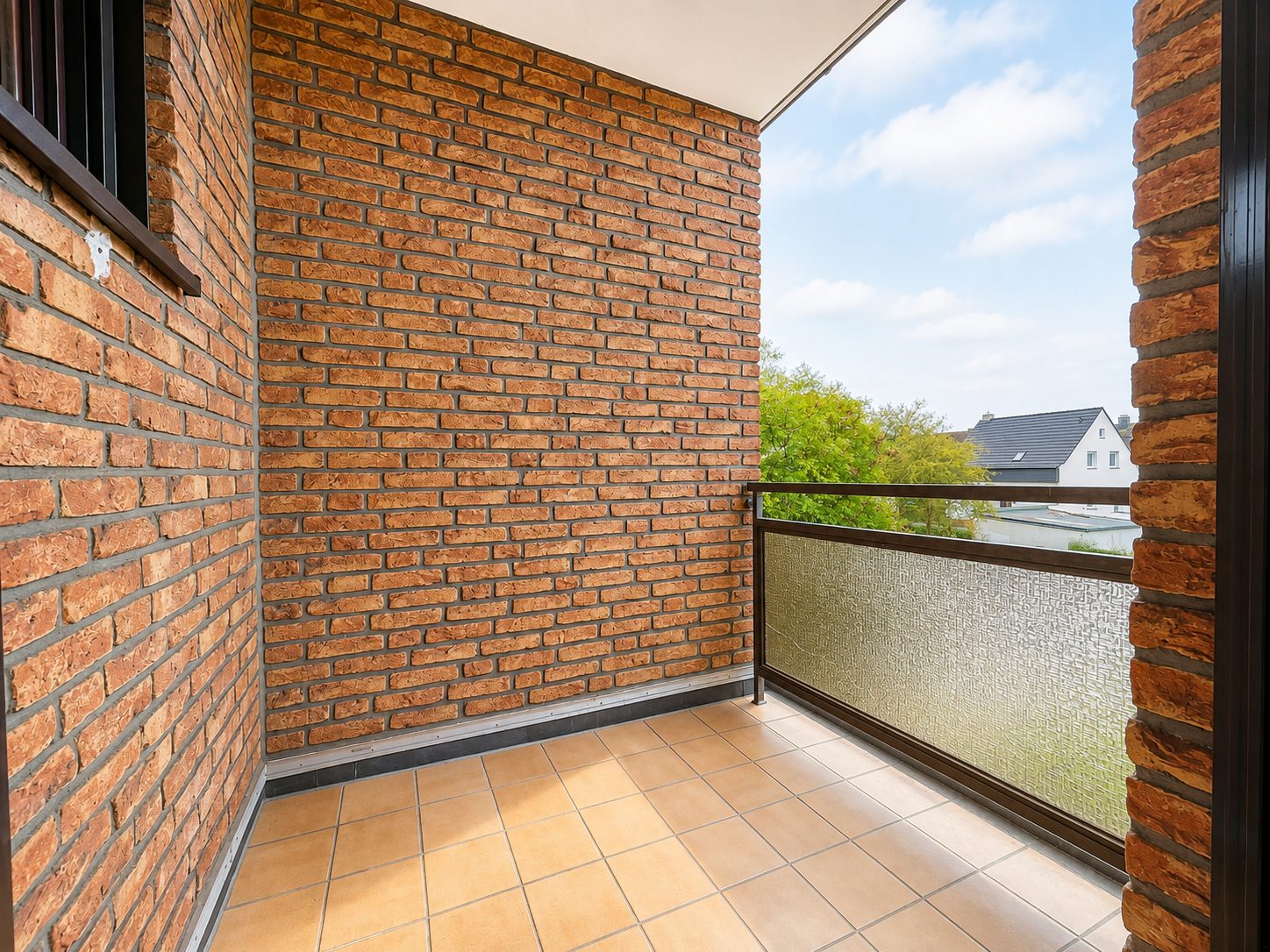 Immobilienangebot - Düsseldorf / Lichtenbroich - Alle - Lichtenbroich: helle 1-Zimmerwohnung mit Balkon & Tiefgaragenstellplatz in ruigher Lage