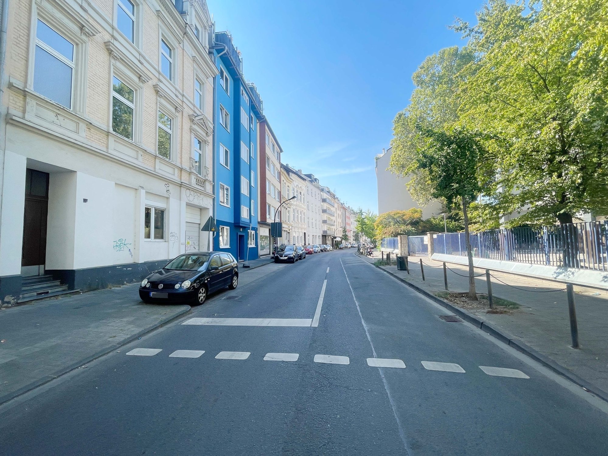 Immobilienangebot - Düsseldorf - Alle - Zentrale Lage trifft Wohnkomfort: Bezugsfreie & Großzügige 2-Zimmerwohnung mit Balkon & Einbauküche!