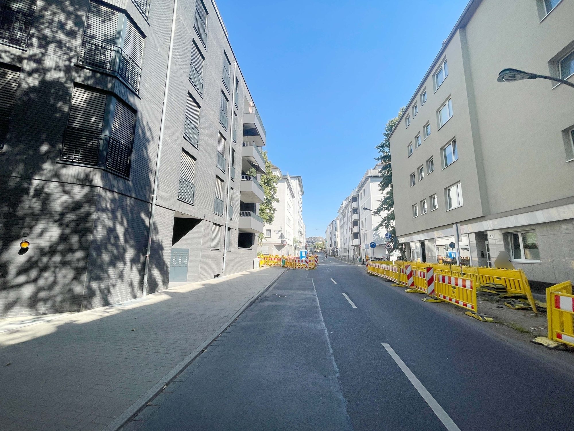 Immobilienangebot - Düsseldorf - Alle - Zentrale Lage trifft Wohnkomfort: Bezugsfreie & Großzügige 2-Zimmerwohnung mit Balkon & Einbauküche!