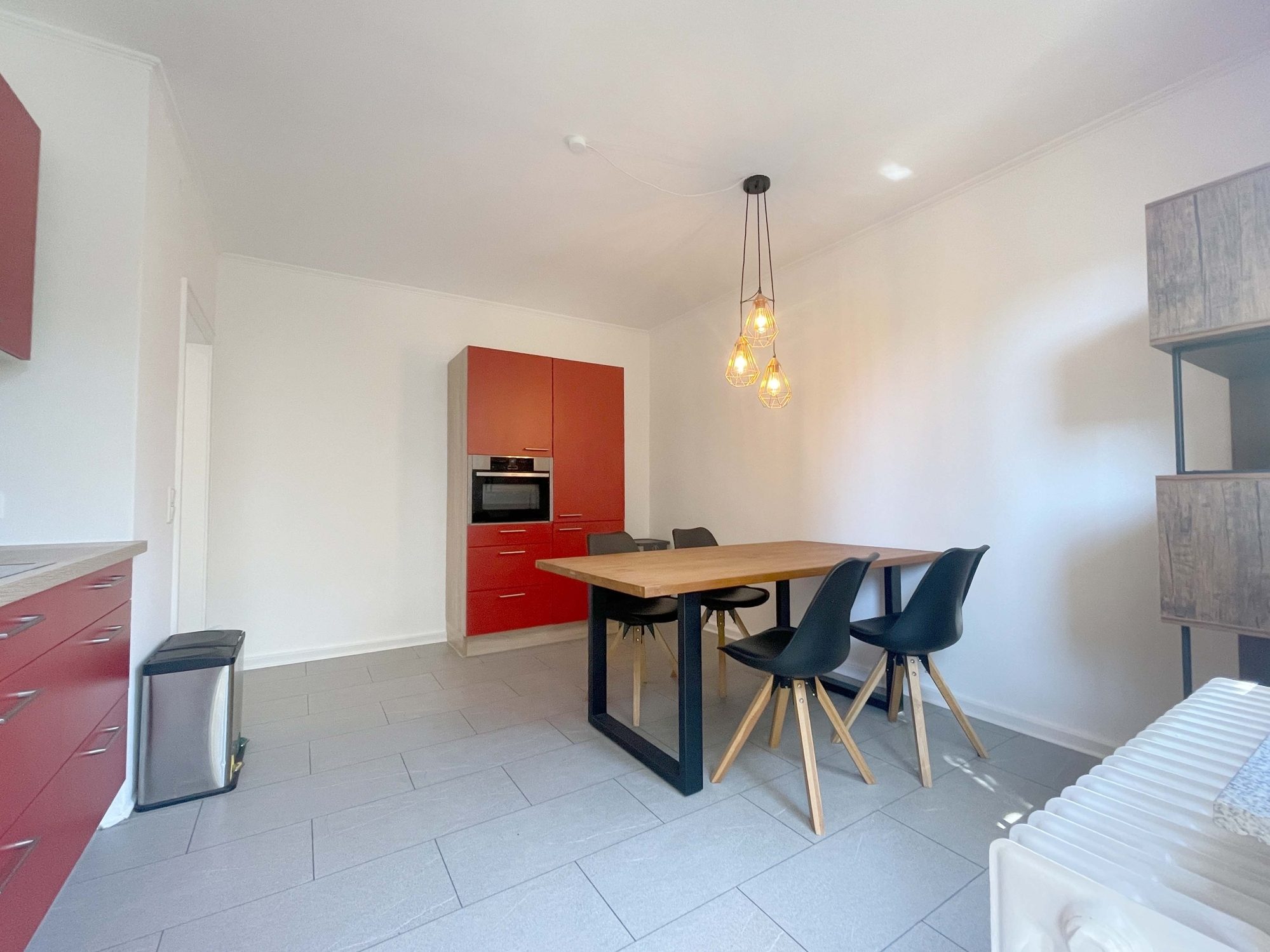 Immobilienangebot - Düsseldorf - Alle - Zentrale Lage trifft Wohnkomfort: Bezugsfreie & Großzügige 2-Zimmerwohnung mit Balkon & Einbauküche!