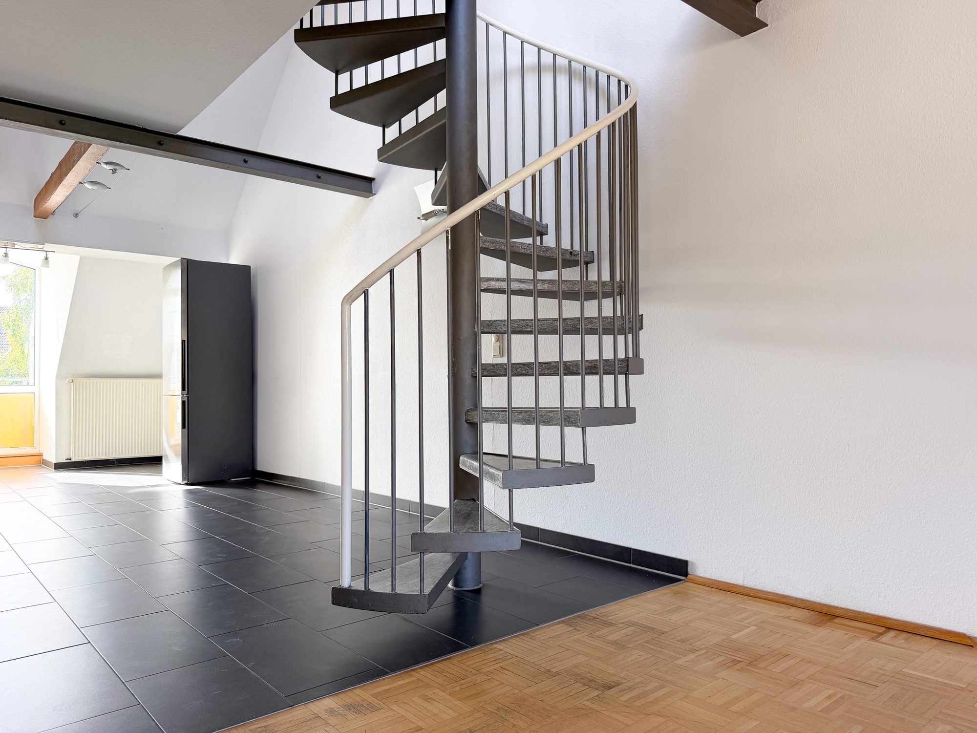 Immobilienangebot - Düsseldorf - Alle - Düsseldorf-Oberbilk: Charmante 2-Zimmer-Dachgeschosswohnung mit Galerieebene und Balkon!