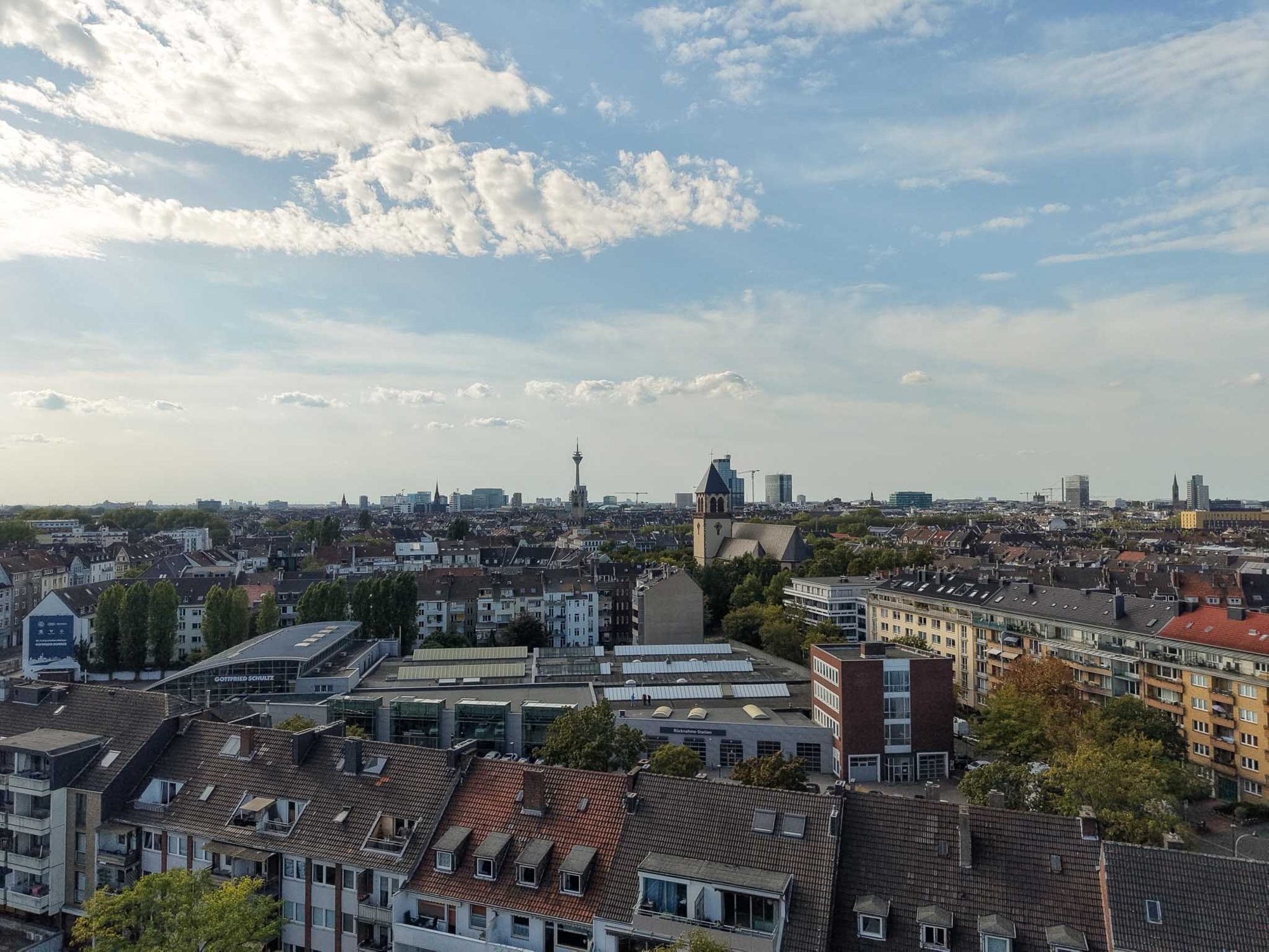 Immobilienangebot - Düsseldorf - Alle - Düsseldorf-Oberbilk: Charmante 2-Zimmer-Dachgeschosswohnung mit Galerieebene und Balkon!