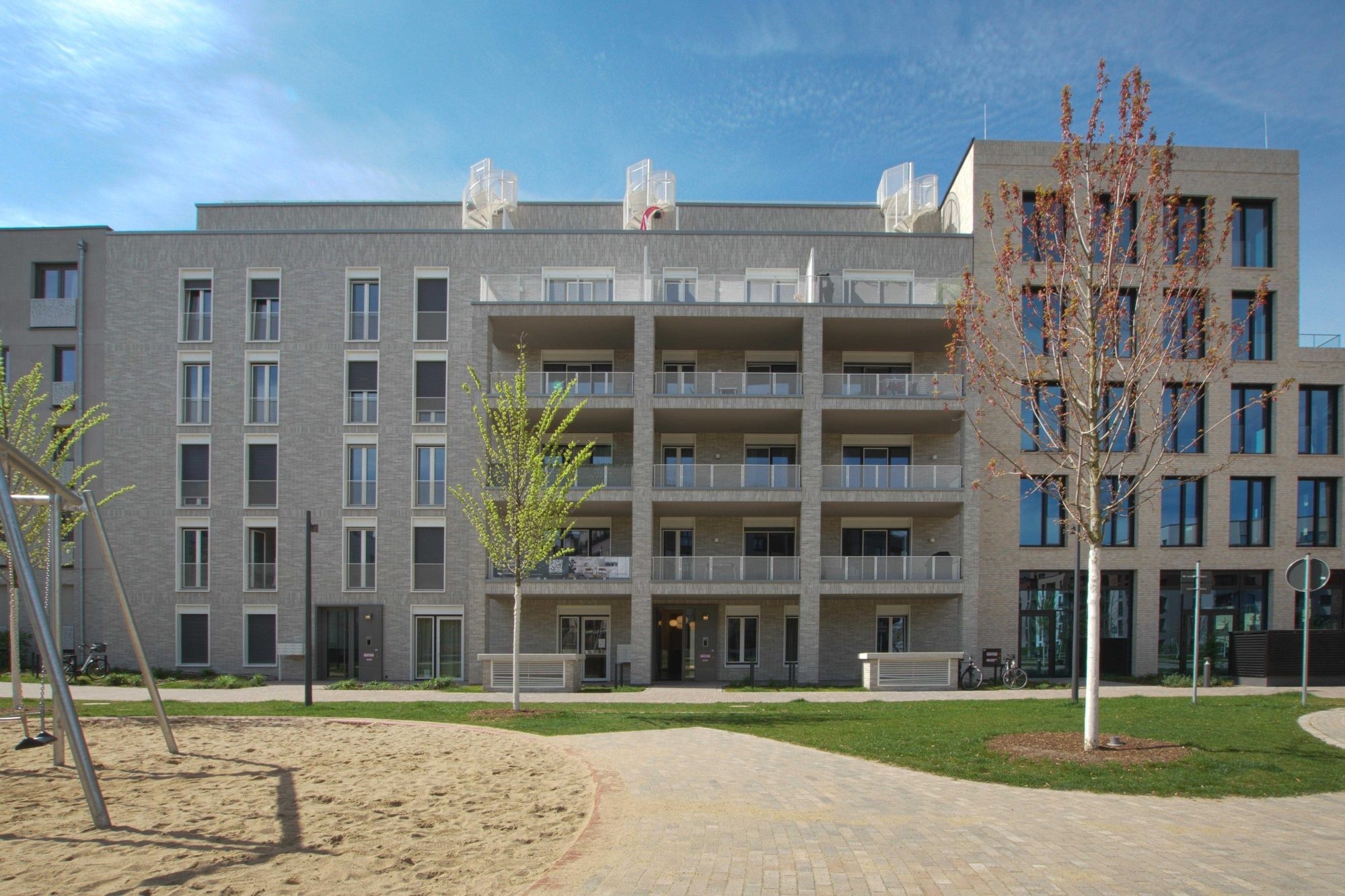 Immobilienangebot - Düsseldorf - Alle - Düsseldorf-Derendorf: Penthouse mit Einbauküche im Quartier maxfrei – Großzügig Wohnen mit Weitblick