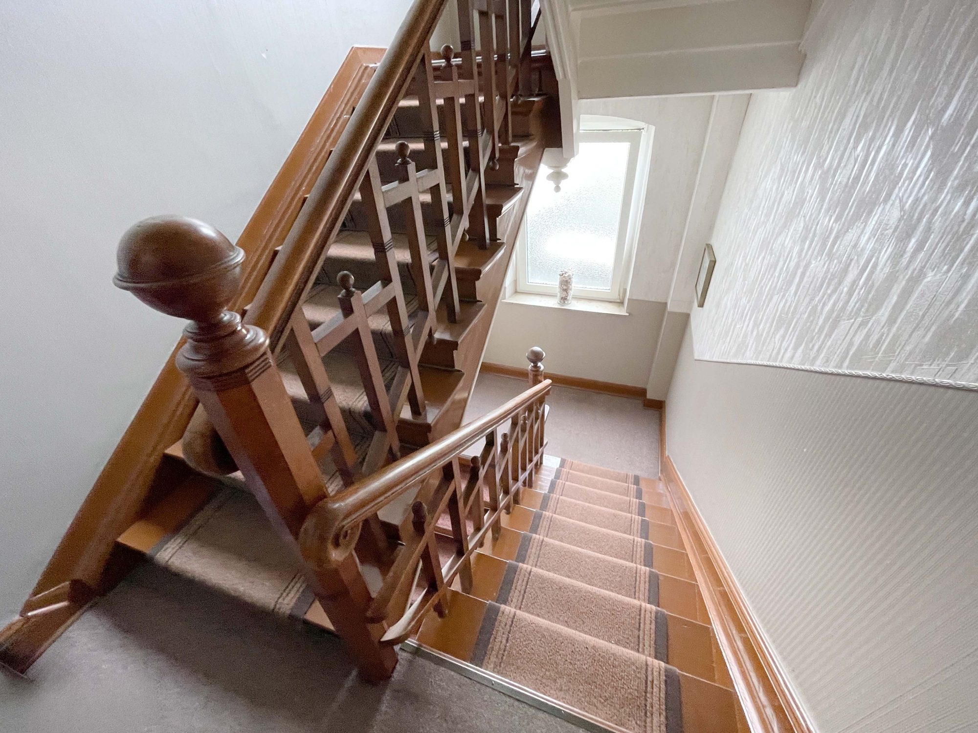 Immobilienangebot - Düsseldorf / Eller - Alle - Eller: Altbau mit Charme – Mehrfamilienhaus mit 3 Wohneinheiten und Entwicklungspotenzial!