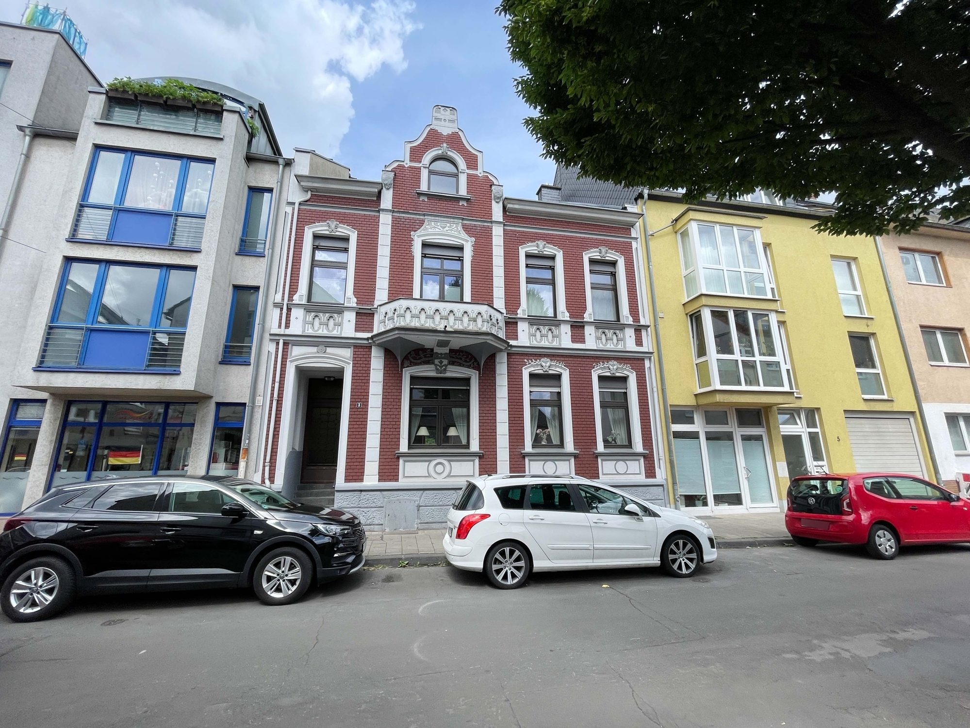 Immobilienangebot - Düsseldorf / Eller - Alle - Eller: Altbau mit Charme – Mehrfamilienhaus mit 3 Wohneinheiten und Entwicklungspotenzial!