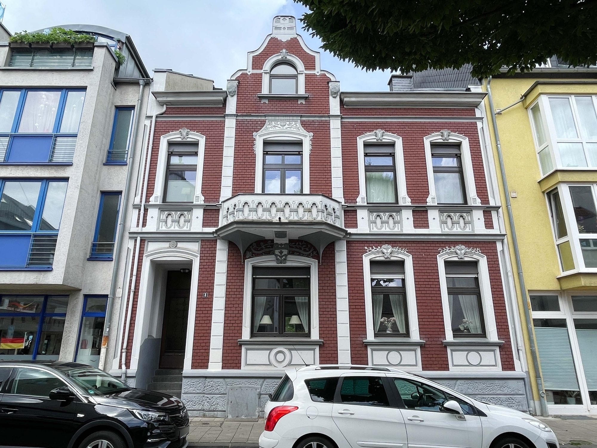 Immobilienangebot - Düsseldorf / Eller - Alle - Eller: Altbau mit Charme – Mehrfamilienhaus mit 3 Wohneinheiten und Entwicklungspotenzial!