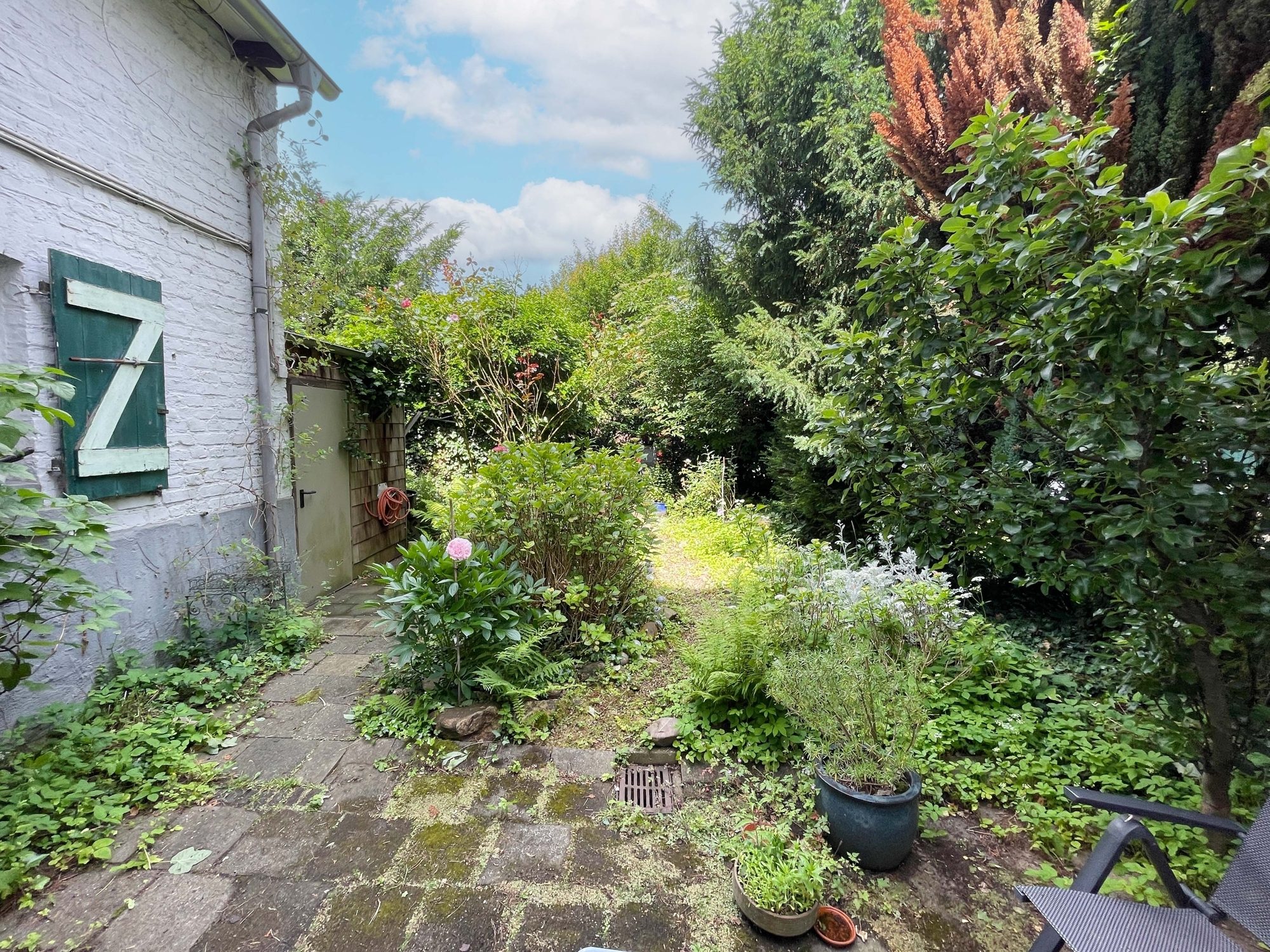 Immobilienangebot - Düsseldorf / Eller - Alle - Eller: Altbau mit Charme – Mehrfamilienhaus mit 3 Wohneinheiten und Entwicklungspotenzial!