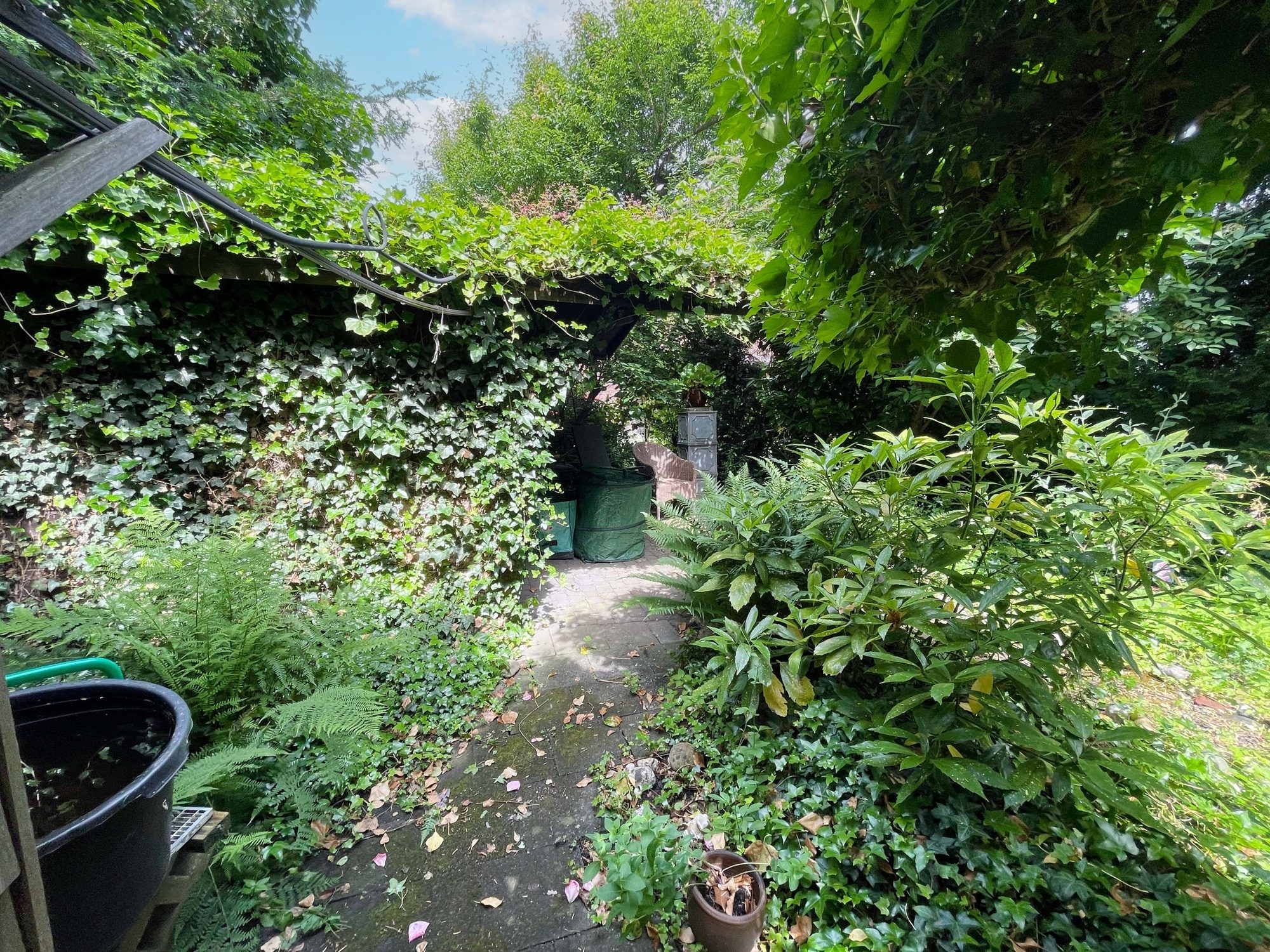 Immobilienangebot - Düsseldorf / Eller - Alle - Eller: Altbau mit Charme – Mehrfamilienhaus mit 3 Wohneinheiten und Entwicklungspotenzial!