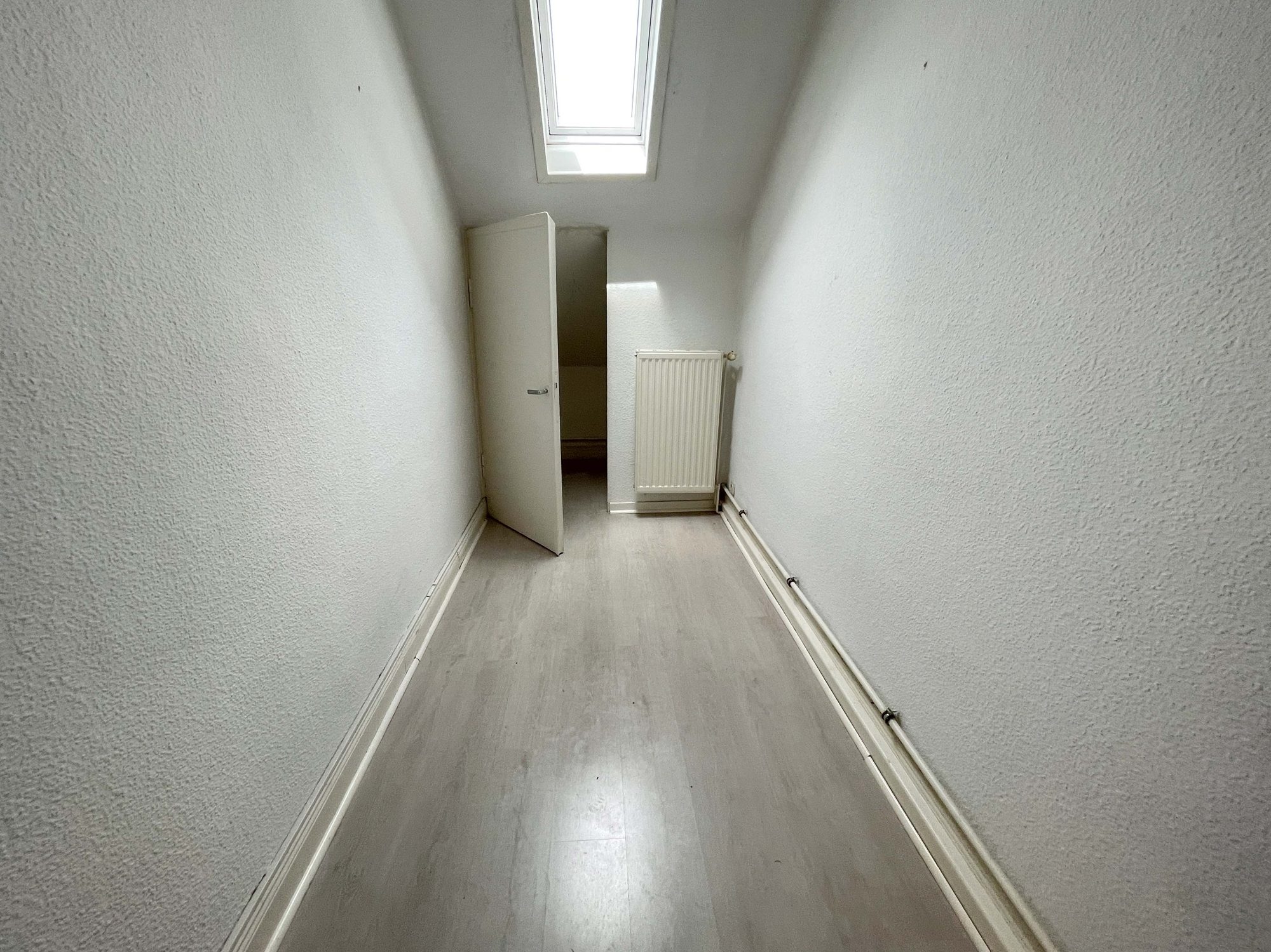 Immobilienangebot - Düsseldorf / Eller - Alle - Eller: Altbau mit Charme – Mehrfamilienhaus mit 3 Wohneinheiten und Entwicklungspotenzial!