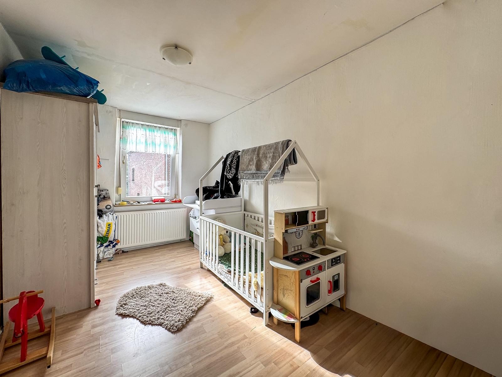 Immobilienangebot - Jüchen - Alle - Jüchen-Hochneukirch: Wohn- und Geschäftshaus mit Entwicklungspotenzial auf großzügigem Grundstück