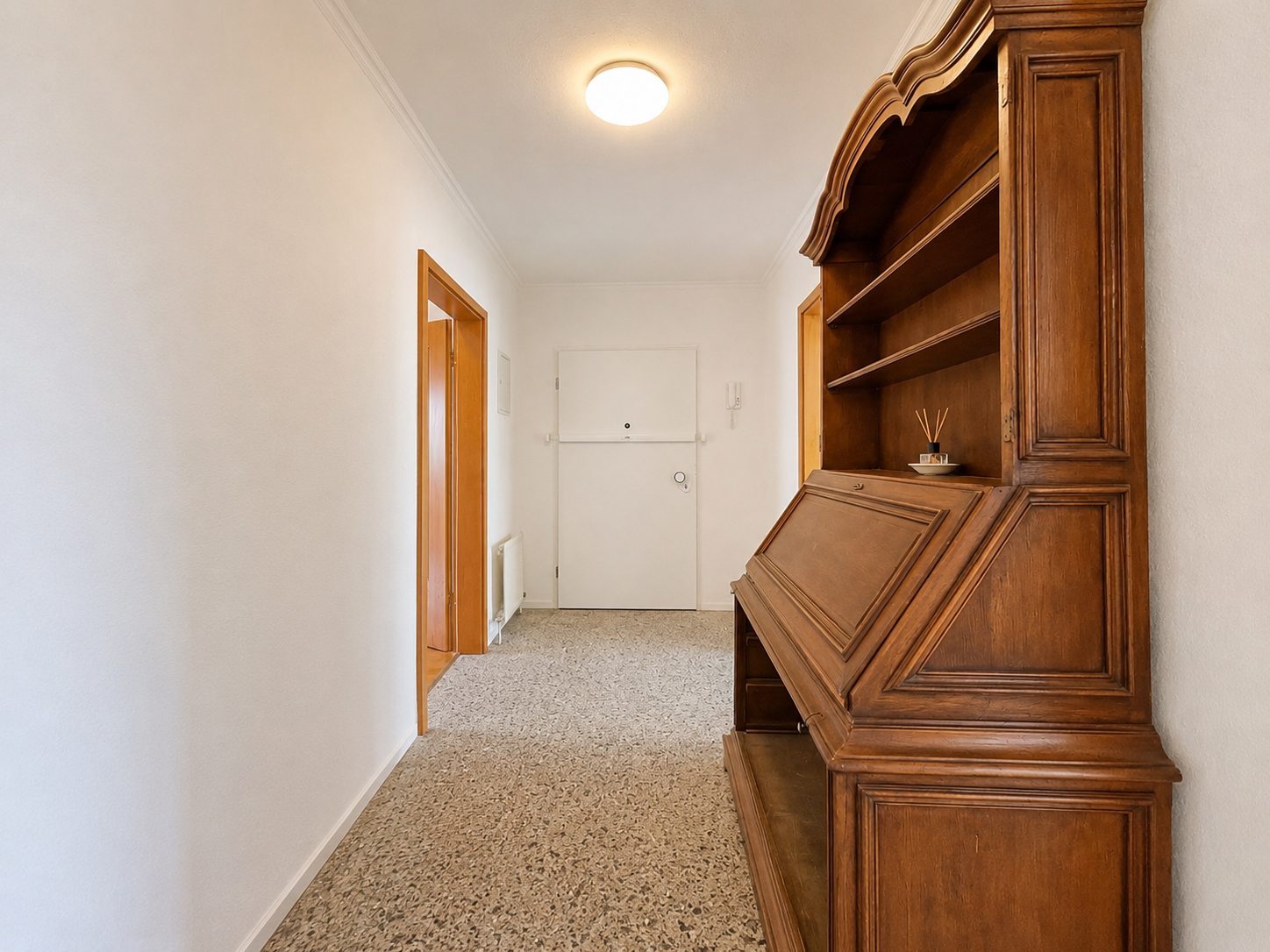Immobilienangebot - Düsseldorf - Alle - Düsseltal: Wohnen mit Weitblick – großzügige ETW mit Aufzug, zwei Balkonen und TG- Stellplatz