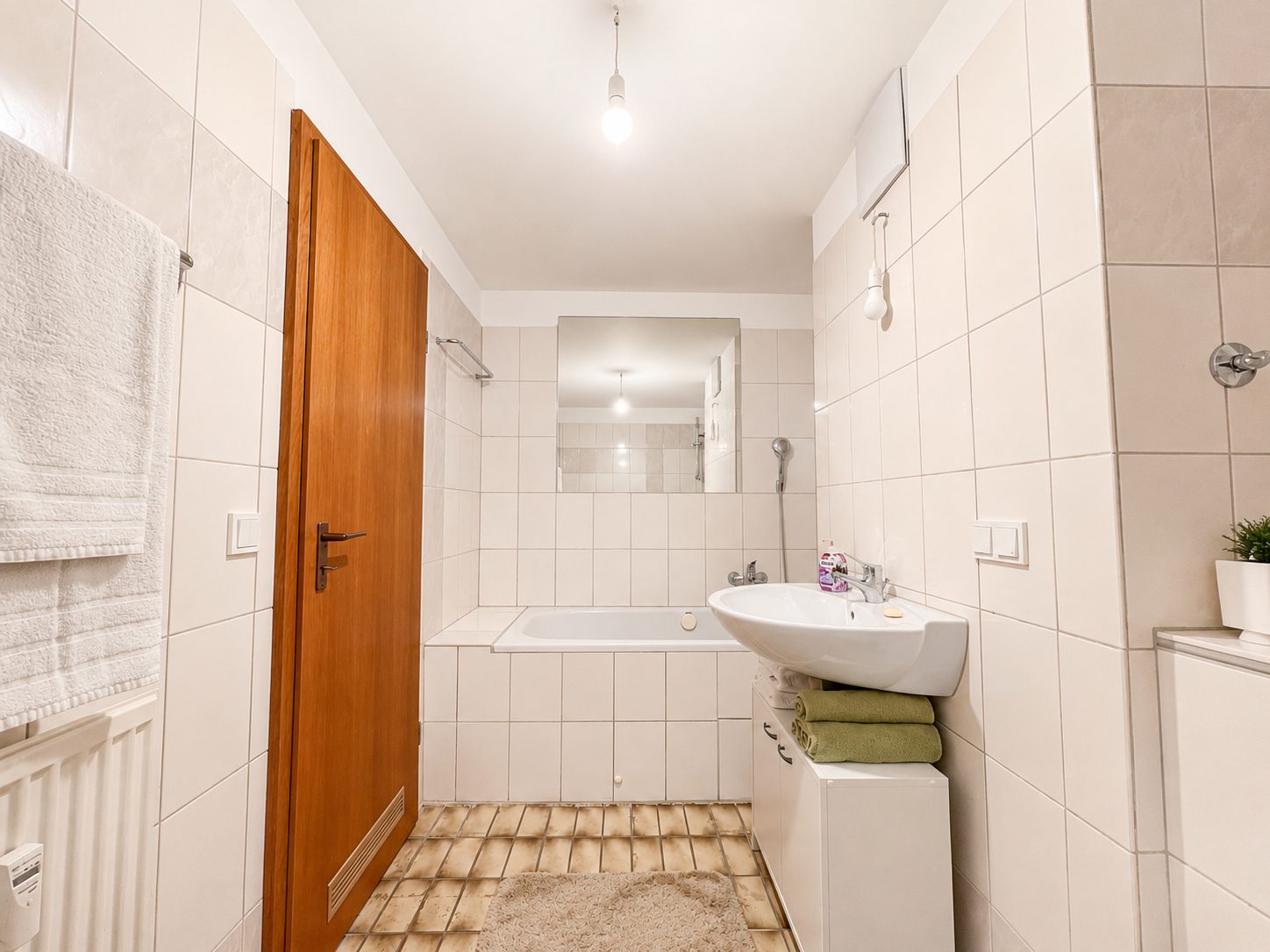 Immobilienangebot - Düsseldorf - Alle - Düsseltal: Wohnen mit Weitblick – großzügige ETW mit Aufzug, zwei Balkonen und TG- Stellplatz