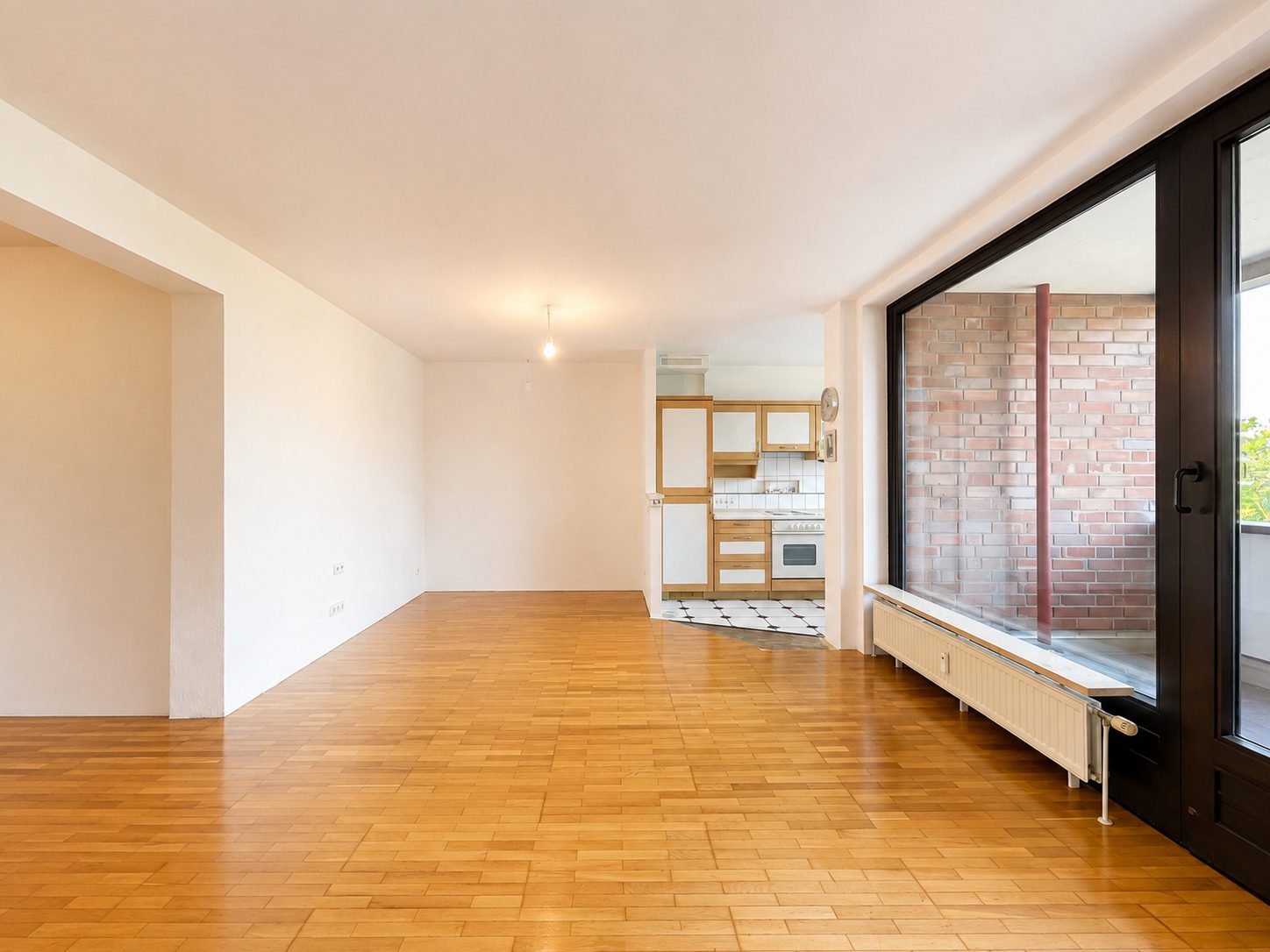 Immobilienangebot - Düsseldorf - Alle - Düsseltal: Wohnen mit Weitblick – großzügige ETW mit Aufzug, zwei Balkonen und TG- Stellplatz