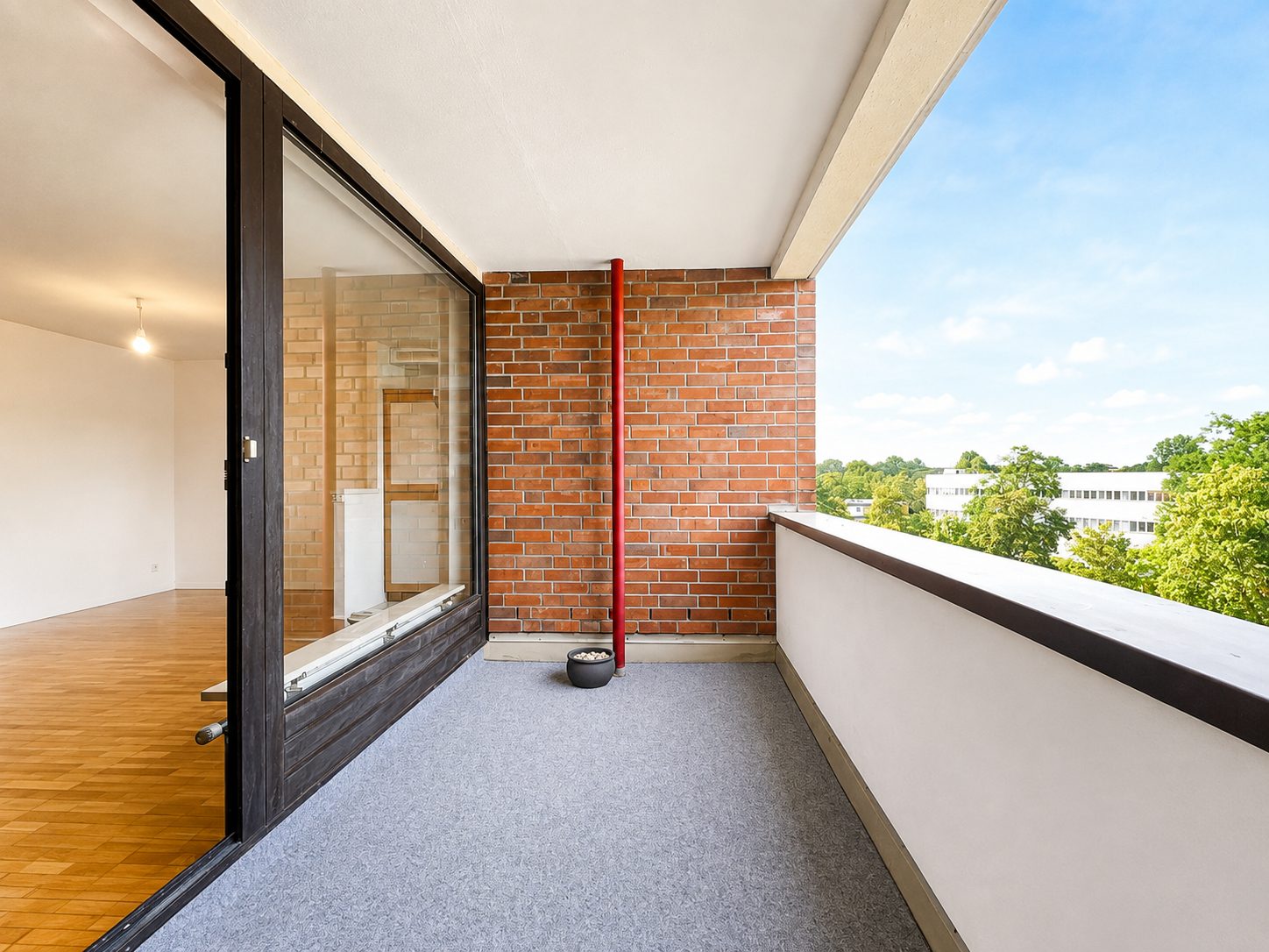 Immobilienangebot - Düsseldorf - Alle - Düsseltal: Wohnen mit Weitblick – großzügige ETW mit Aufzug, zwei Balkonen und TG- Stellplatz
