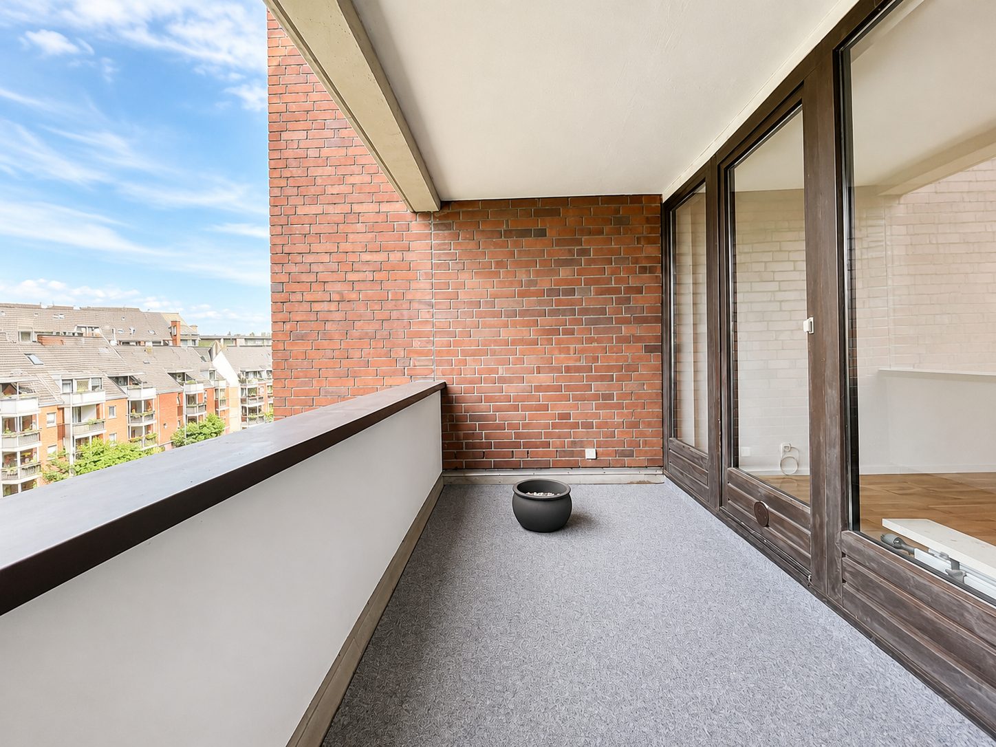 Immobilienangebot - Düsseldorf - Alle - Düsseltal: Wohnen mit Weitblick – großzügige ETW mit Aufzug, zwei Balkonen und TG- Stellplatz