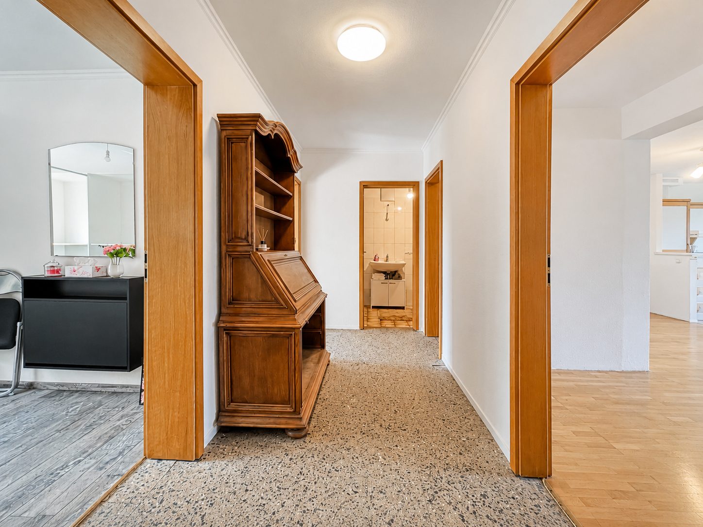 Immobilienangebot - Düsseldorf - Alle - Düsseltal: Wohnen mit Weitblick – großzügige ETW mit Aufzug, zwei Balkonen und TG- Stellplatz