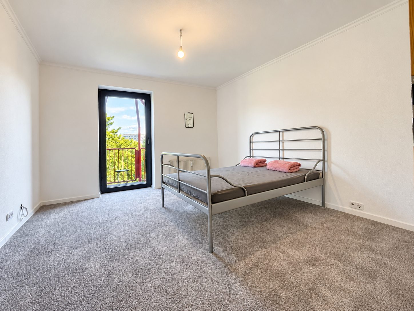 Immobilienangebot - Düsseldorf - Alle - Düsseltal: Wohnen mit Weitblick – großzügige ETW mit Aufzug, zwei Balkonen und TG- Stellplatz