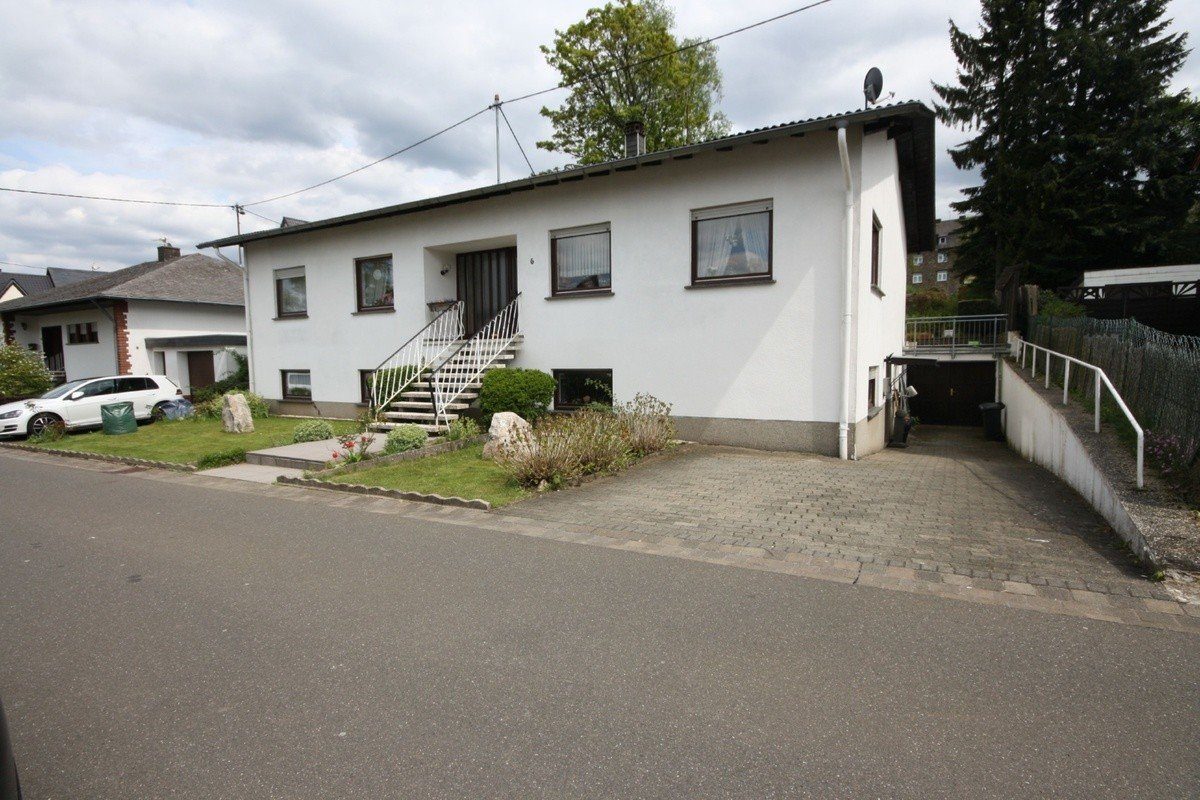 Volksbank Trier Eifel Immobilien GmbH - Immobilienangebot - Hermeskeil - Alle - Haus mit Einliegerwohnung und großem Garten