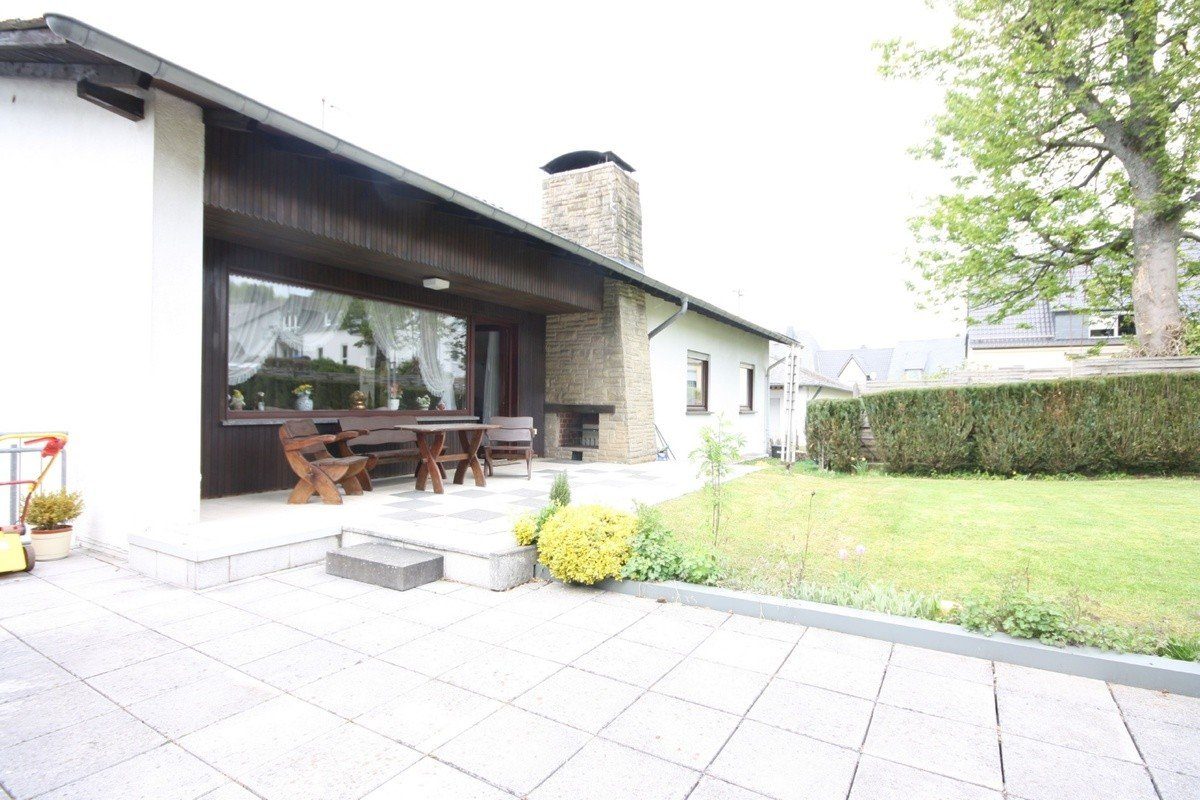 Volksbank Trier Eifel Immobilien GmbH - Immobilienangebot - Hermeskeil - Alle - Haus mit Einliegerwohnung und großem Garten