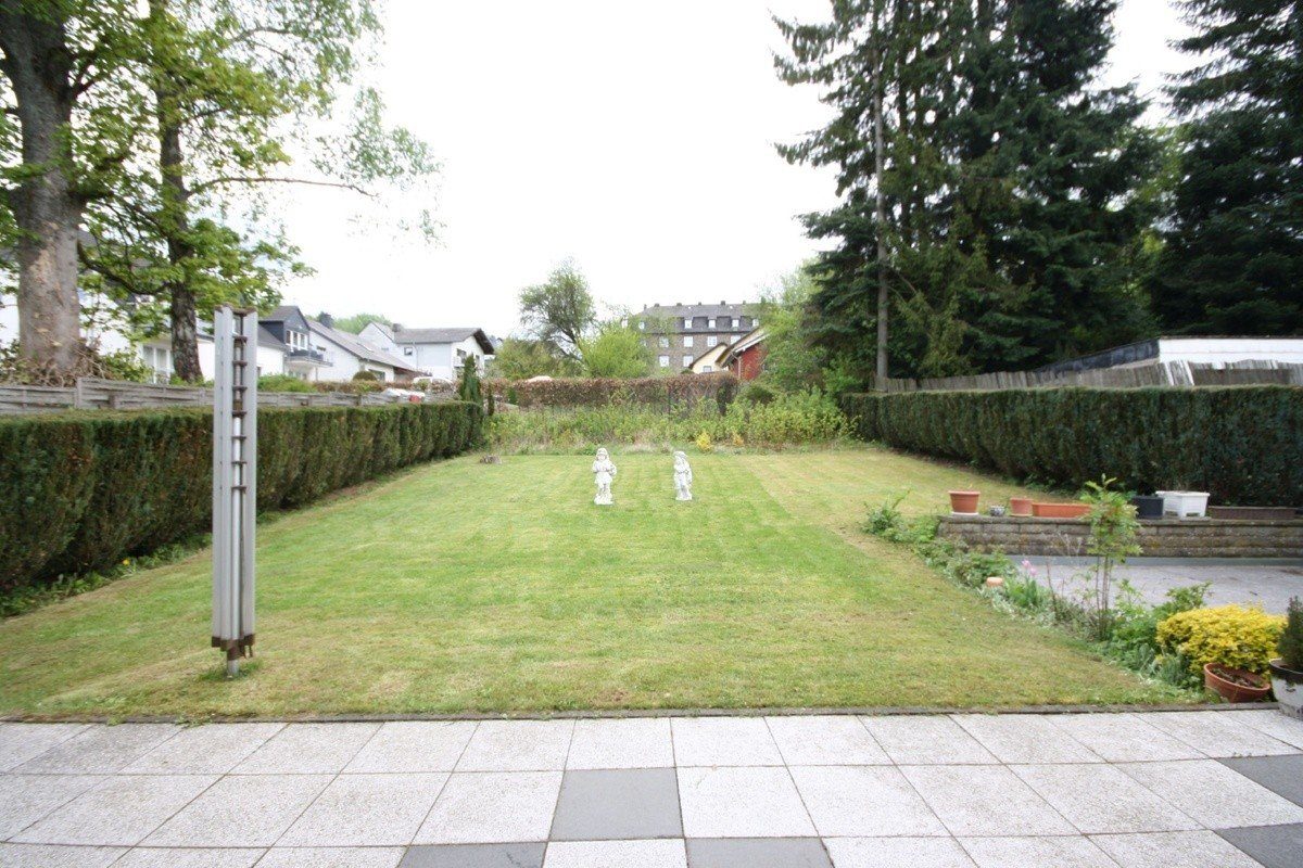 Volksbank Trier Eifel Immobilien GmbH - Immobilienangebot - Hermeskeil - Alle - Haus mit Einliegerwohnung und großem Garten
