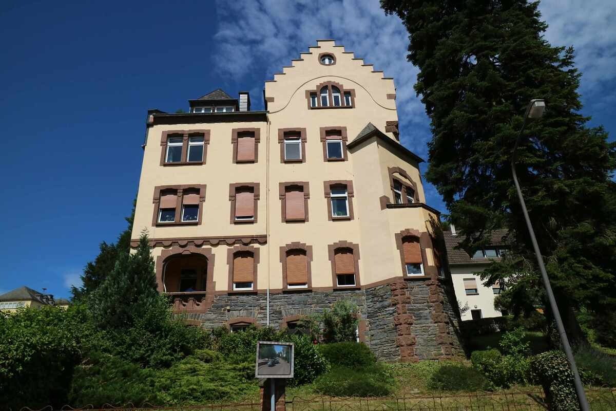 Volksbank Trier Eifel Immobilien GmbH - Immobilienangebot - Saarburg - Alle - Stilvoll renovierte Altbauwohnung mit Garten im Herzen von Saarburg