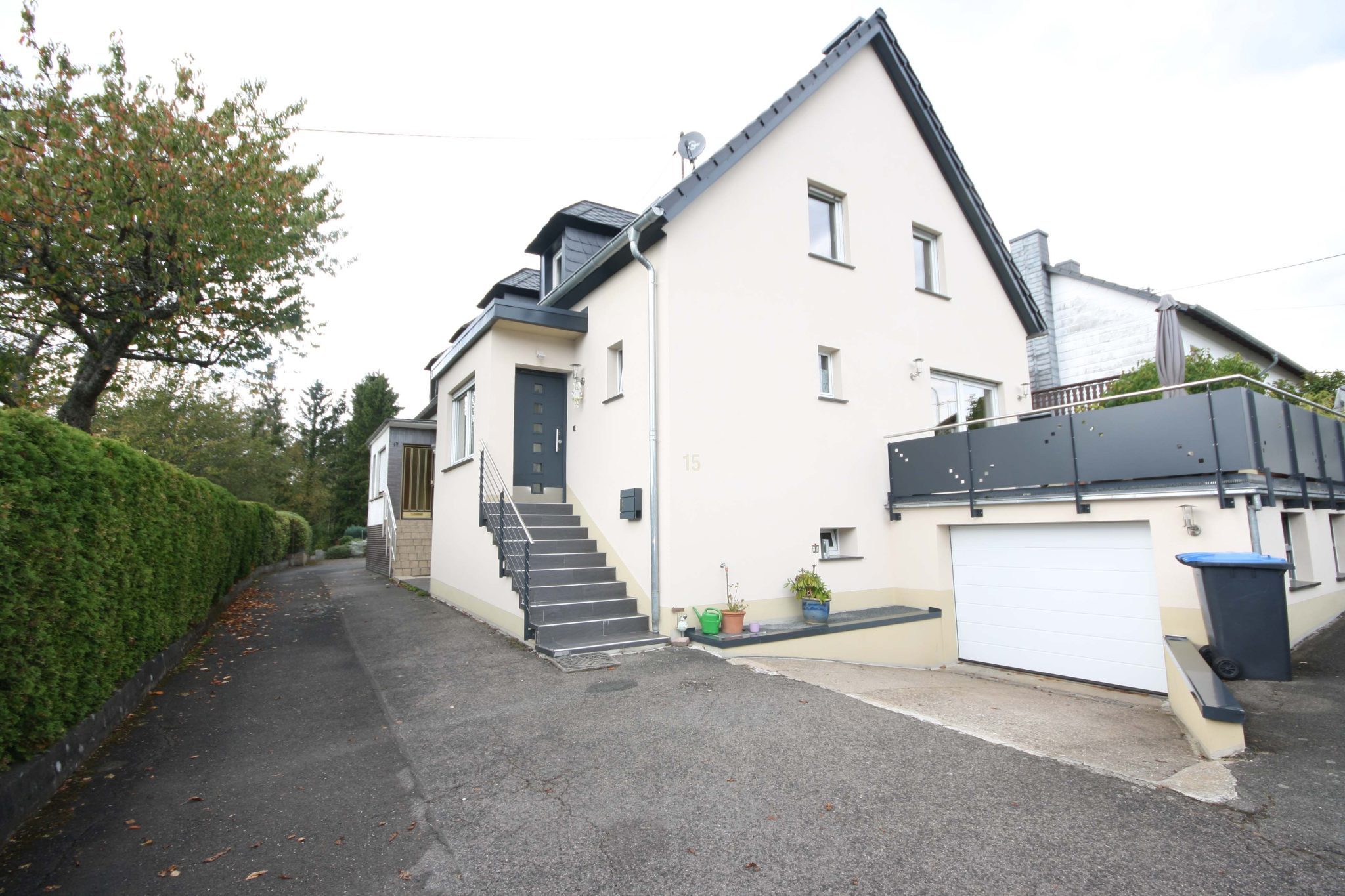 Volksbank Trier Eifel Immobilien GmbH - Immobilienangebot - Schöndorf - Doppelhaushälfte - Attraktive Doppelhaushälfte im Grünen