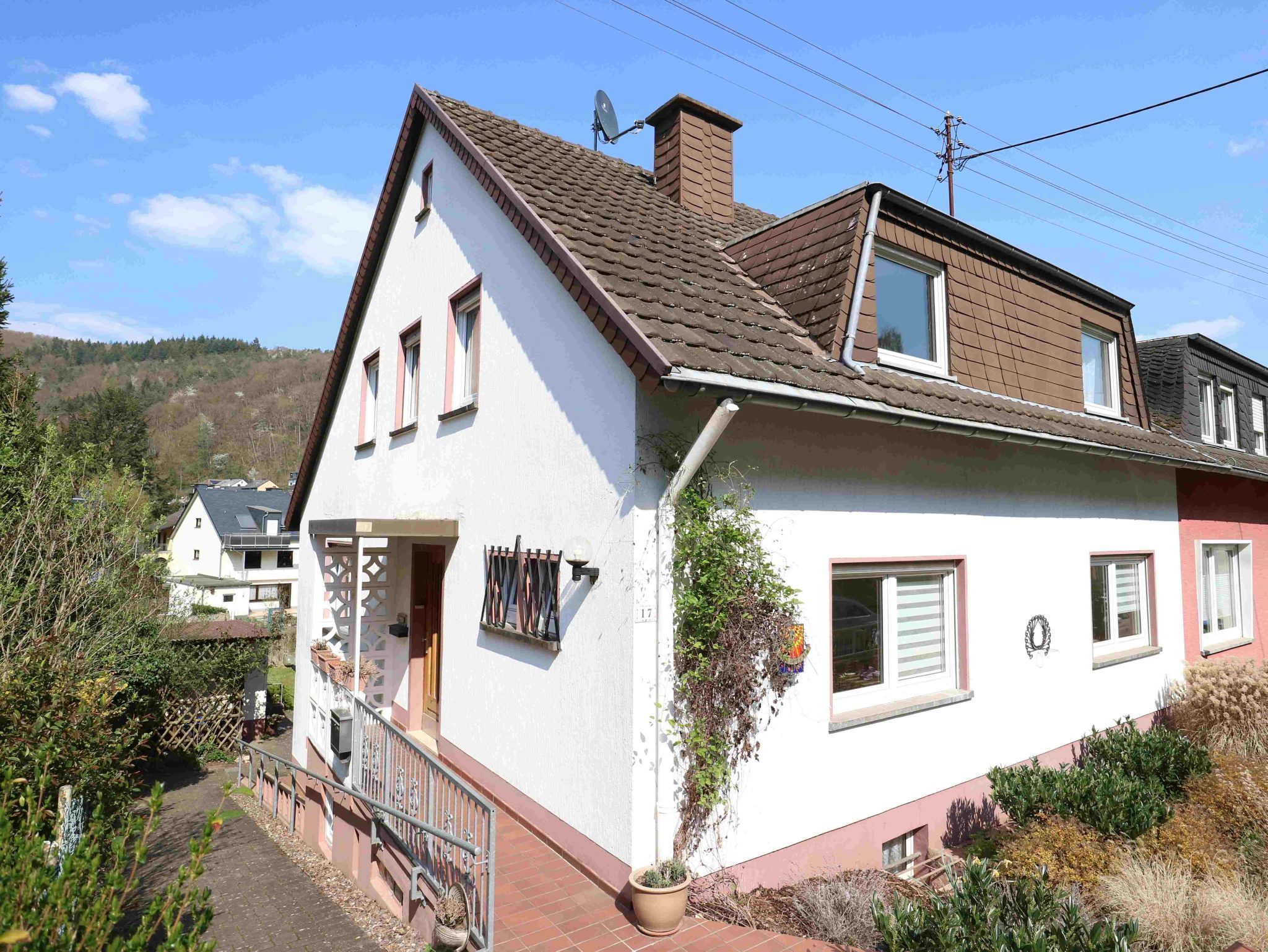 Volksbank Trier Eifel Immobilien GmbH - Immobilienangebot - Trier - Doppelhaushälfte - Stadtnah wohnen in grüner Lage