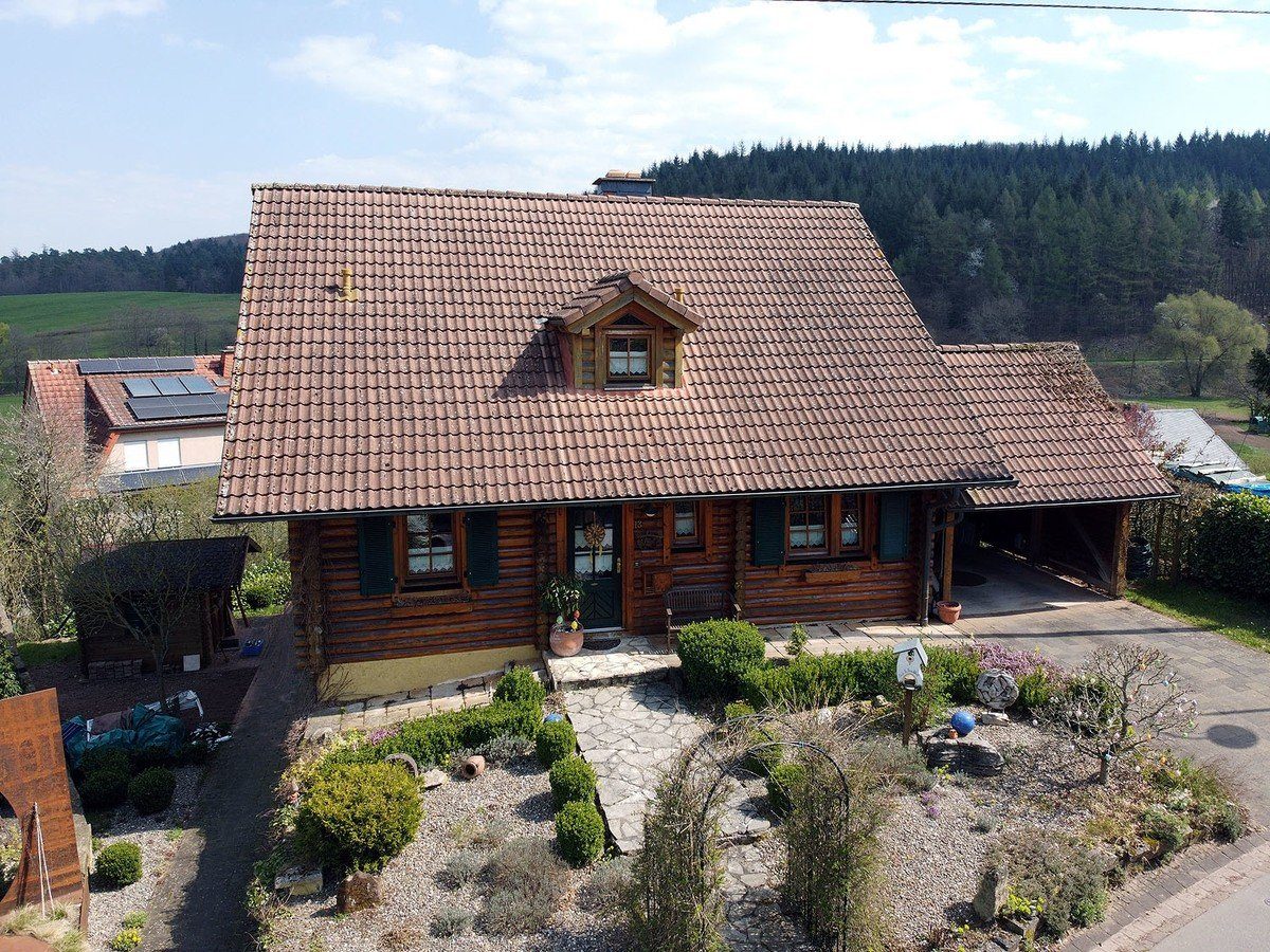 Volksbank Trier Eifel Immobilien GmbH - Immobilienangebot - Mannebach - Alle - Gesundes Wohngefühl - Holzblockhaus mit Ausblick