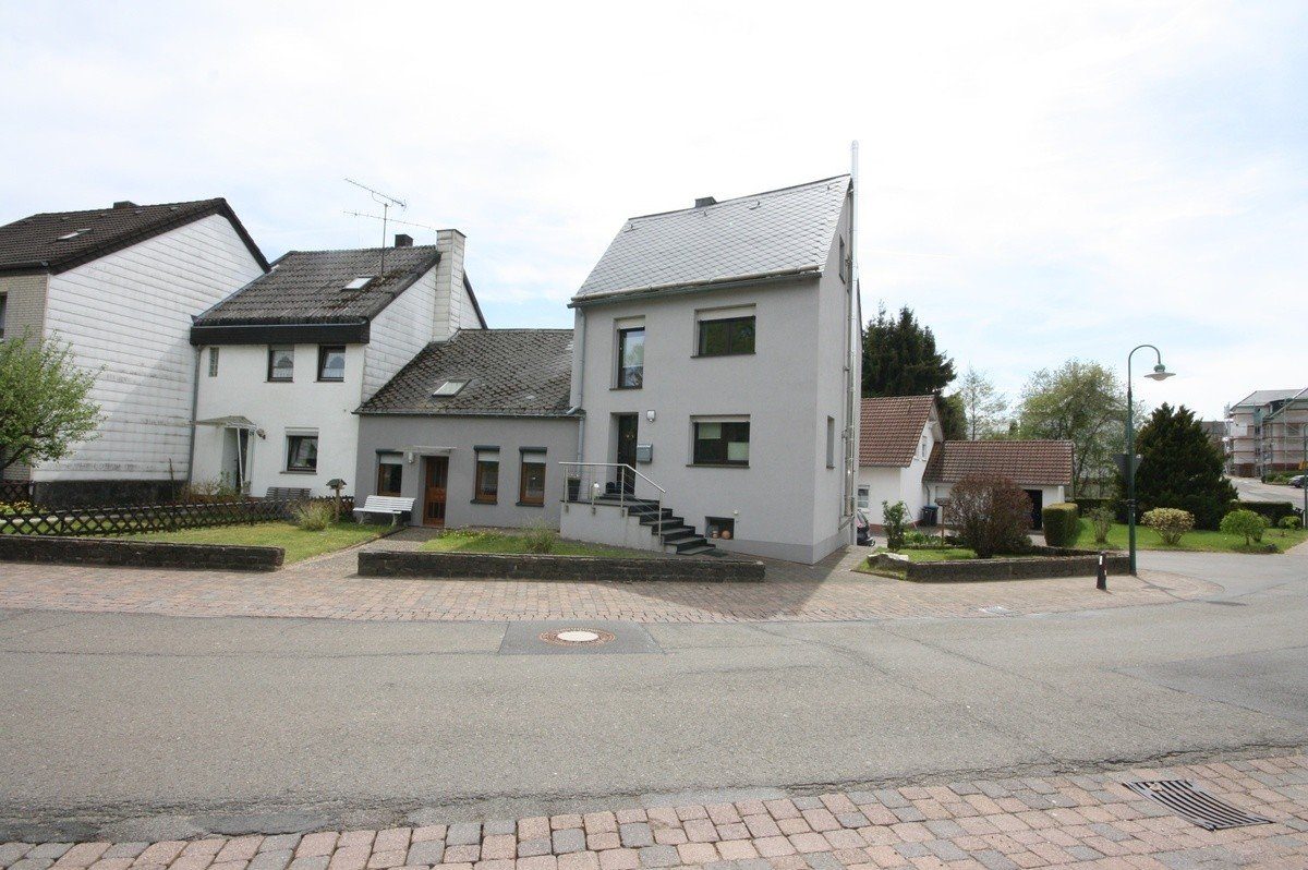 Volksbank Trier Eifel Immobilien GmbH - Immobilienangebot - Reinsfeld - Alle - Zwei in Eins - Zwei Häuser in Reinsfeld
