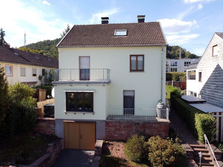 Volksbank Trier Eifel Immobilien GmbH - Immobilienangebot - 54439 Saarburg - Saarburg - Einfamilienhaus - Zentrales Familienglück mit sehr viel Grün