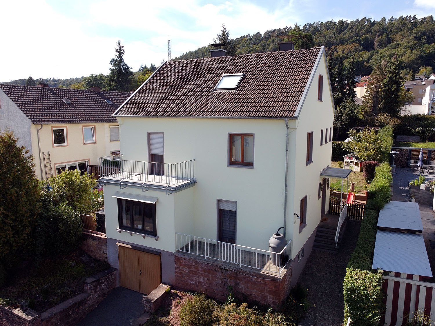 Volksbank Trier Eifel Immobilien GmbH - Immobilienangebot - 54439 Saarburg - Saarburg - Einfamilienhaus - Zentrales Familienglück mit sehr viel Grün