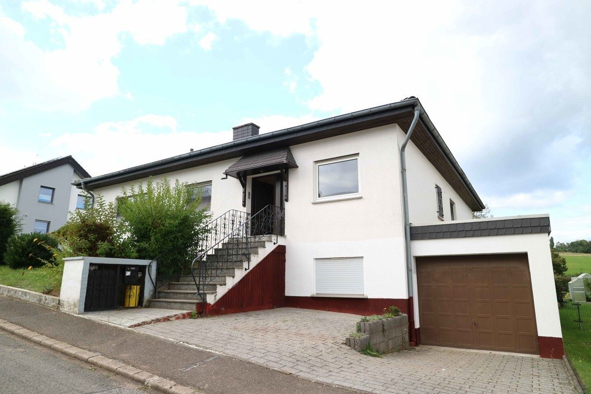 Volksbank Trier Eifel Immobilien GmbH - Immobilienangebot - Pellingen - Alle - Renovierungsbedürftiger Bungalow in Ortsrandlage
