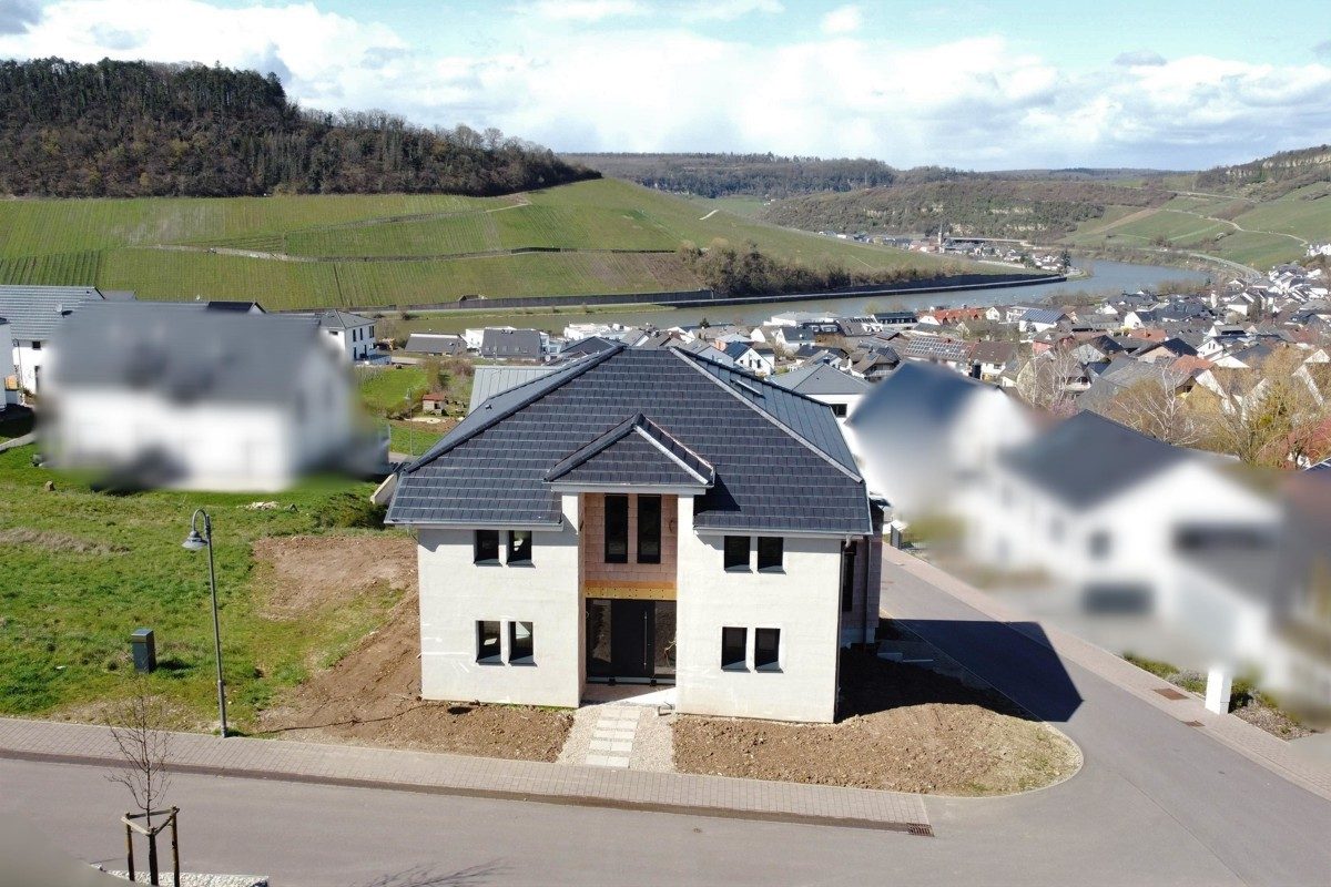 Volksbank Trier Eifel Immobilien GmbH - Immobilienangebot - Nittel - Alle - Exklusives Wohnen mit Panoramablick - Einfamilienhaus in Nittel