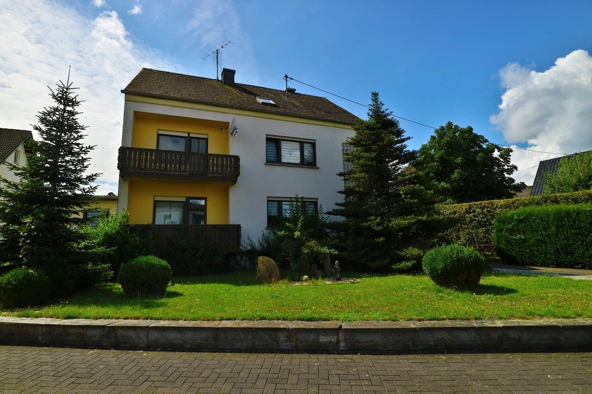 Volksbank Trier Eifel Immobilien GmbH - Immobilienangebot - Sehlem - Alle - Dreifamilienhaus in Sehlem - Für Eigennutzer oder als Investment