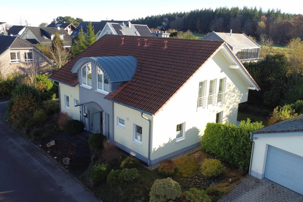 Volksbank Trier Eifel Immobilien GmbH - Immobilienangebot - Osburg - Alle - Genießen Sie das Leben: Attraktive Doppelhaushälfte mit Terrasse in Osburg wartet auf neue Besitzer